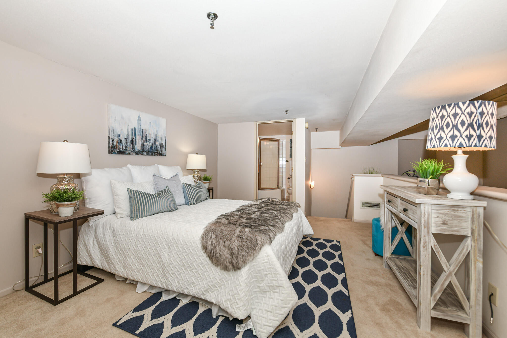 270 E Highland Ave 825