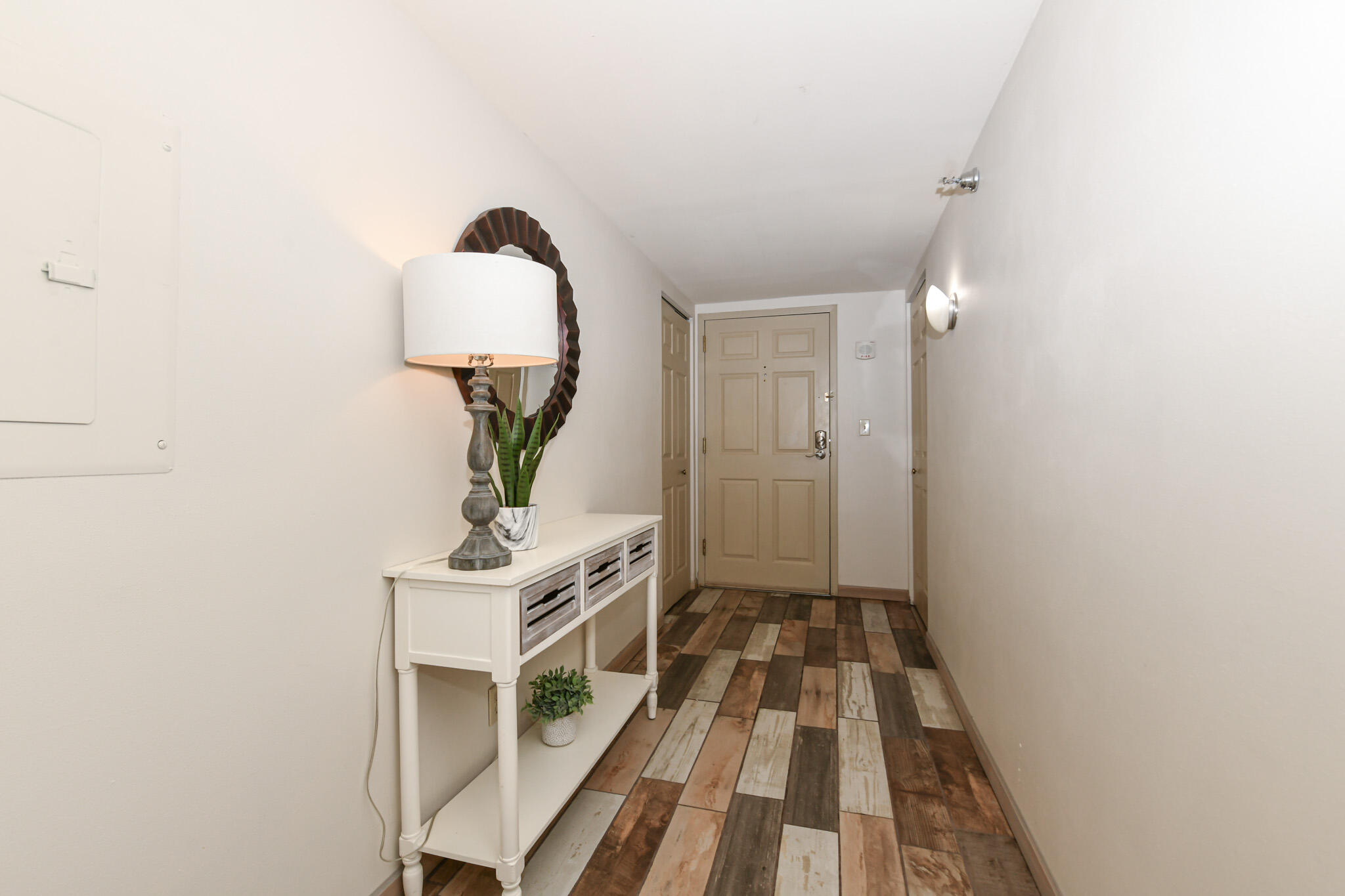 270 E Highland Ave 825
