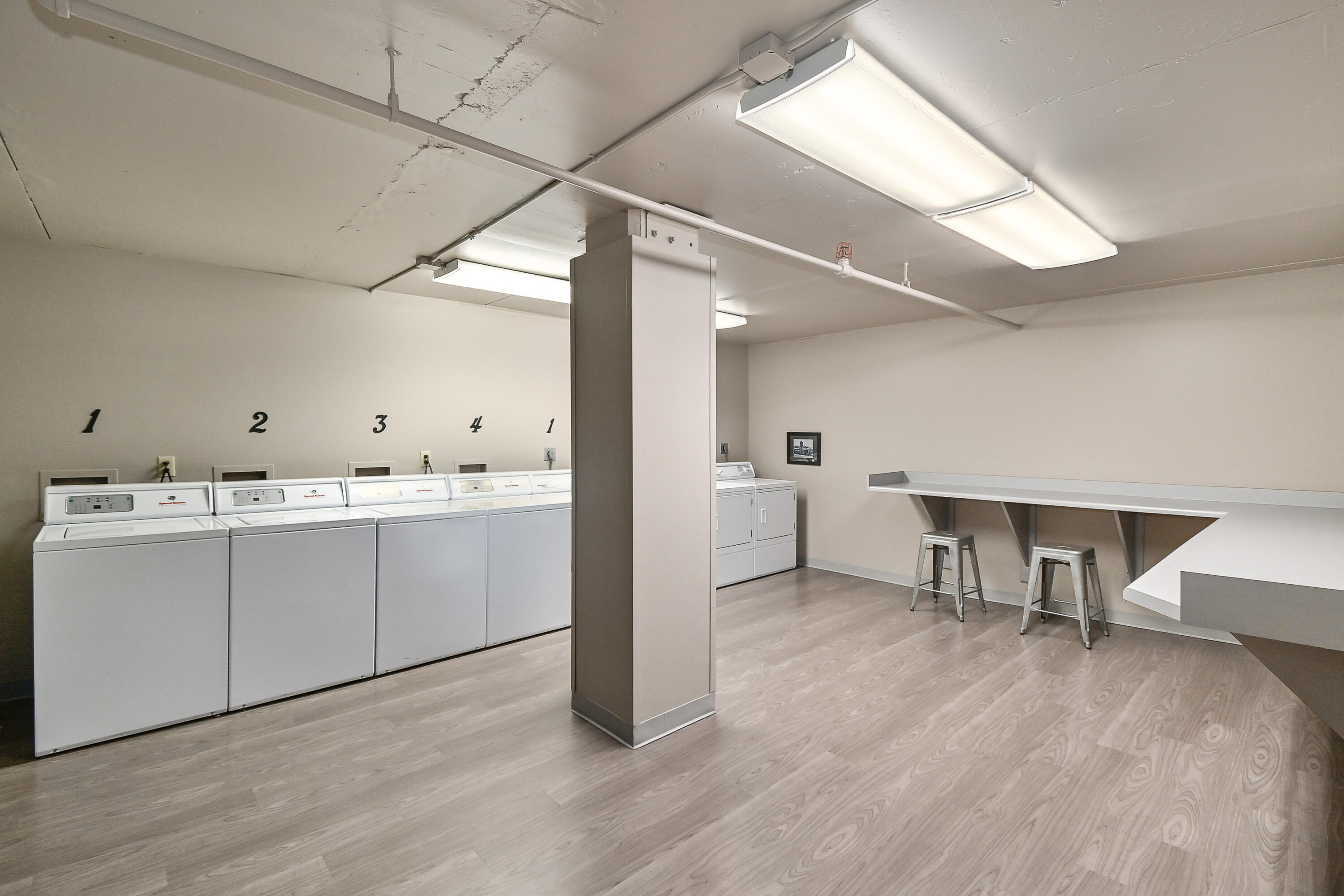 270 E Highland Ave 825