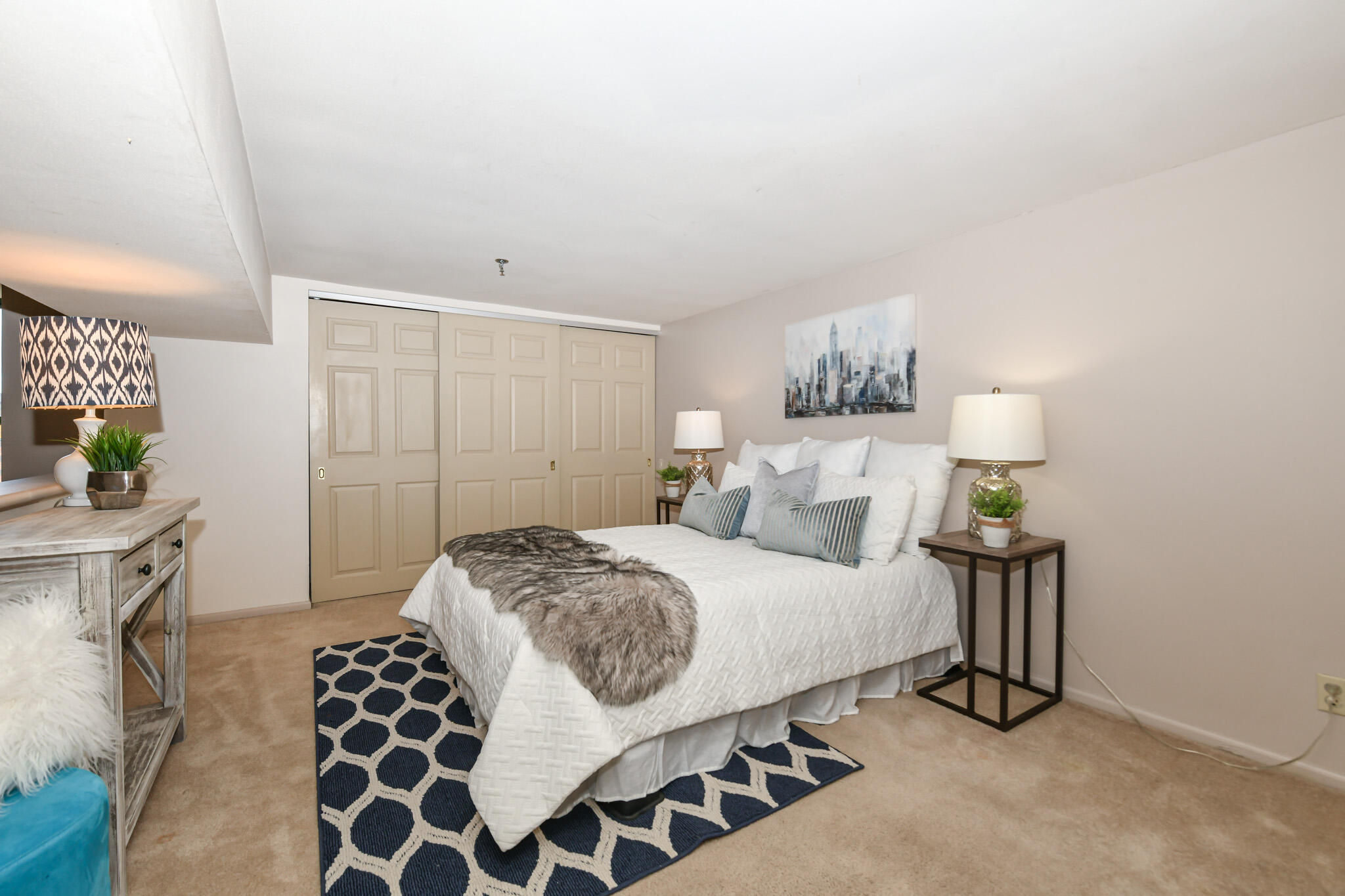 270 E Highland Ave 825
