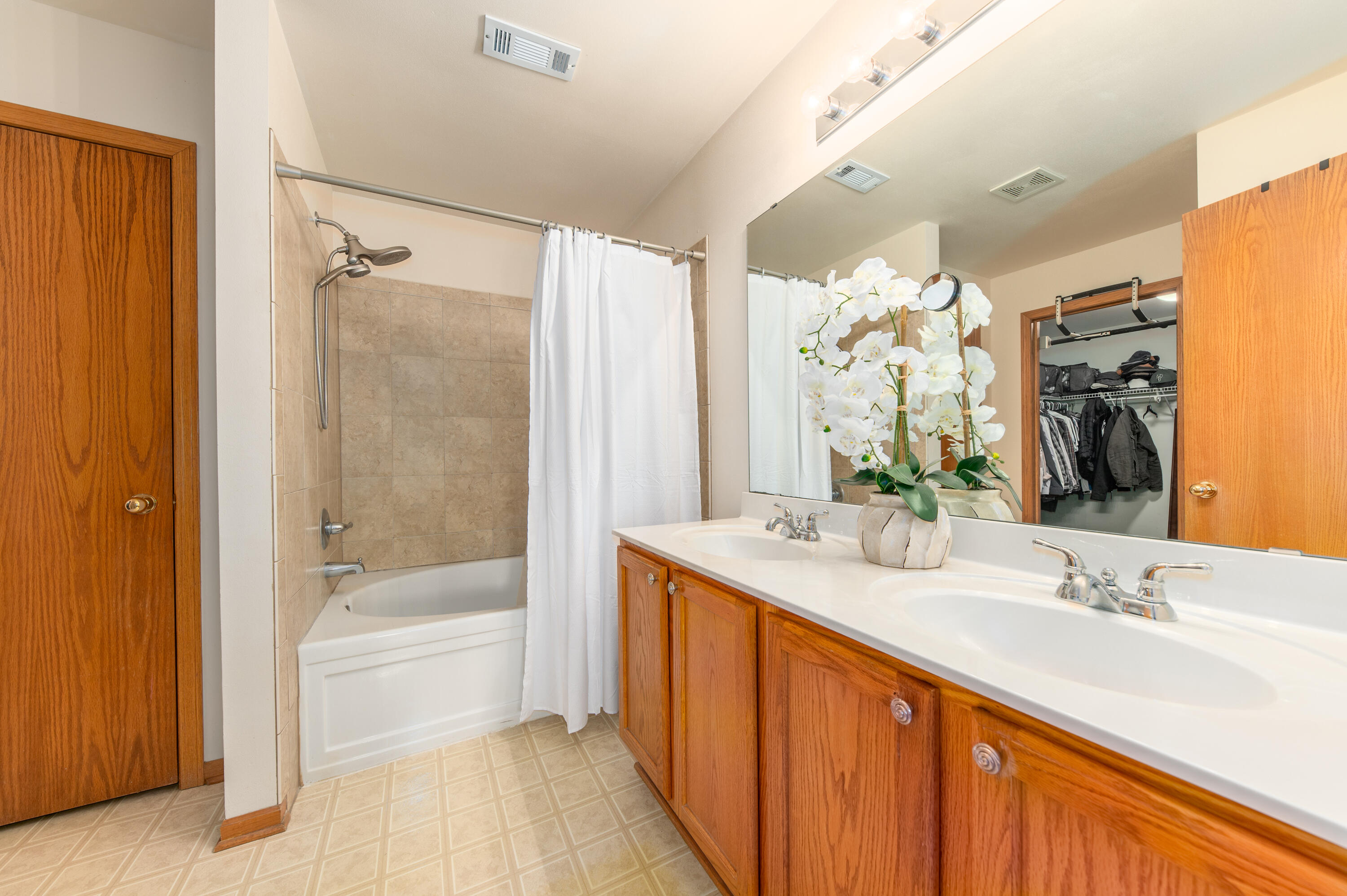 N114W19716 Woodberry Pass