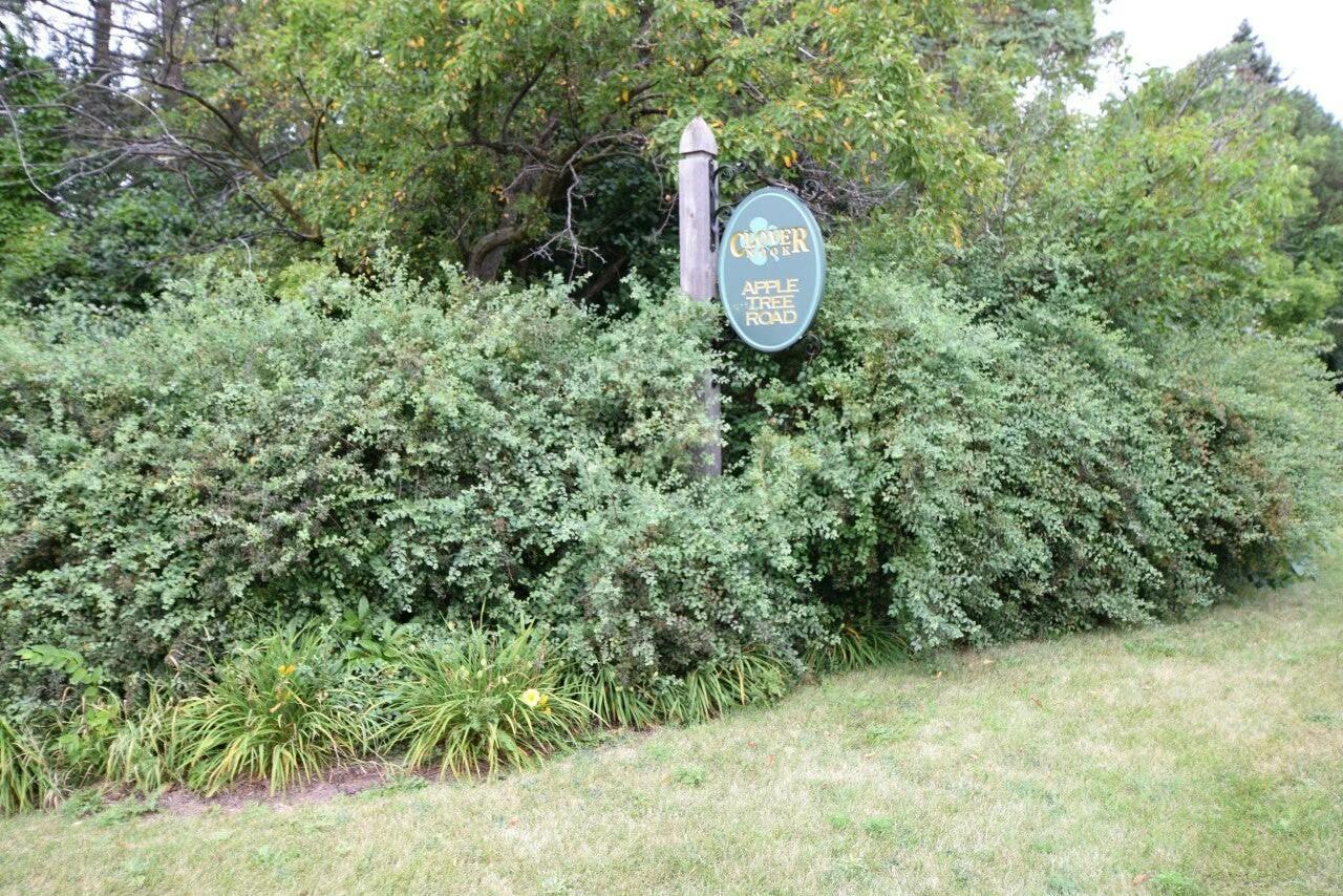 830 W Apple Tree Rd