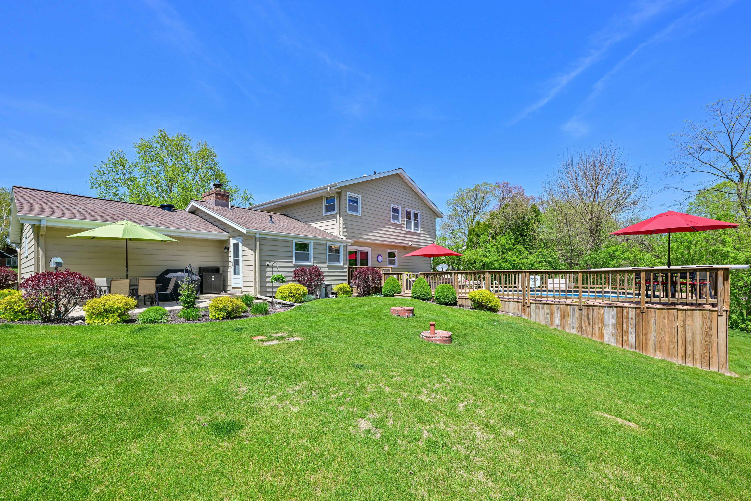 3040 S Rolling Dr