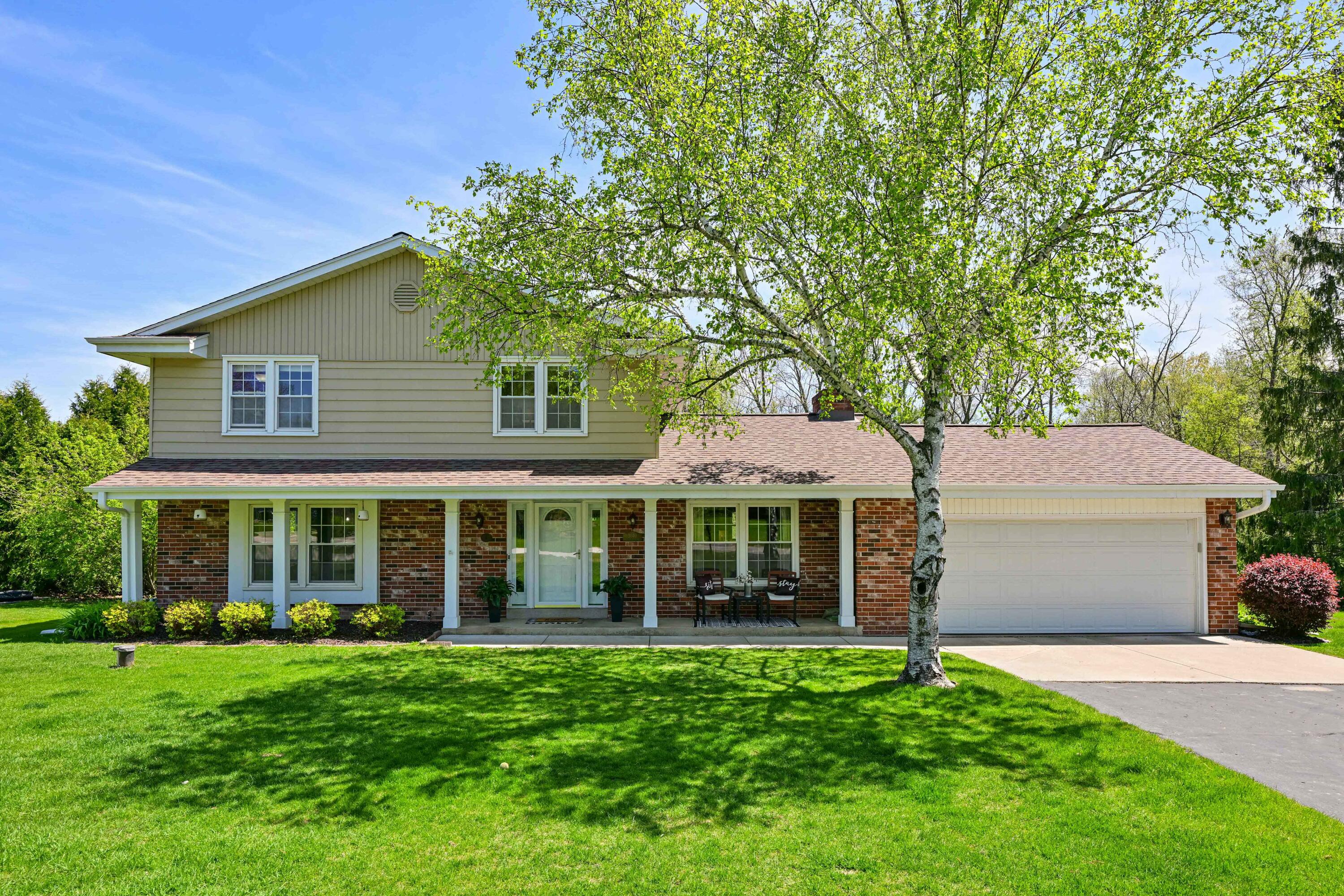 3040 S Rolling Dr