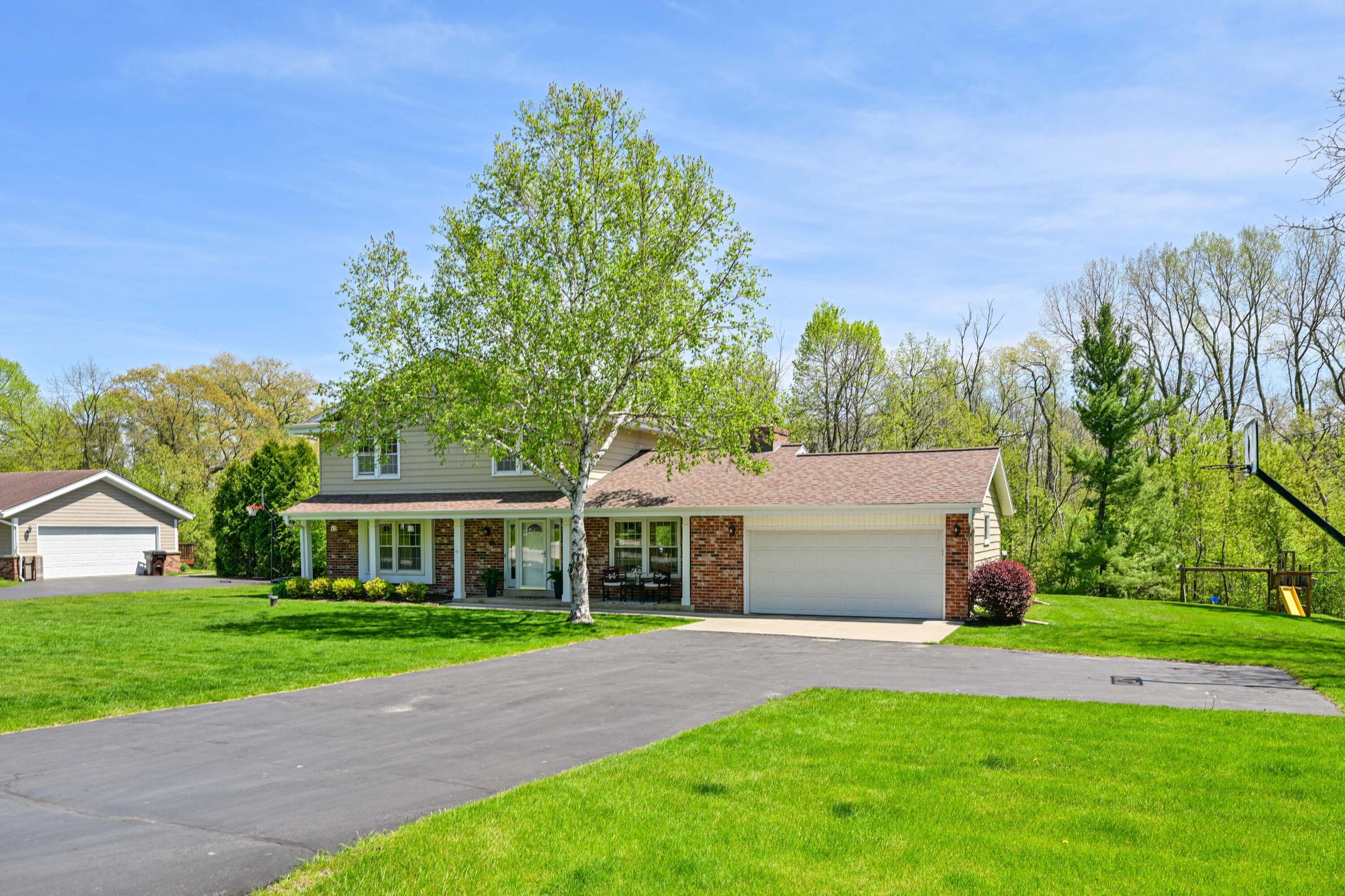 3040 S Rolling Dr