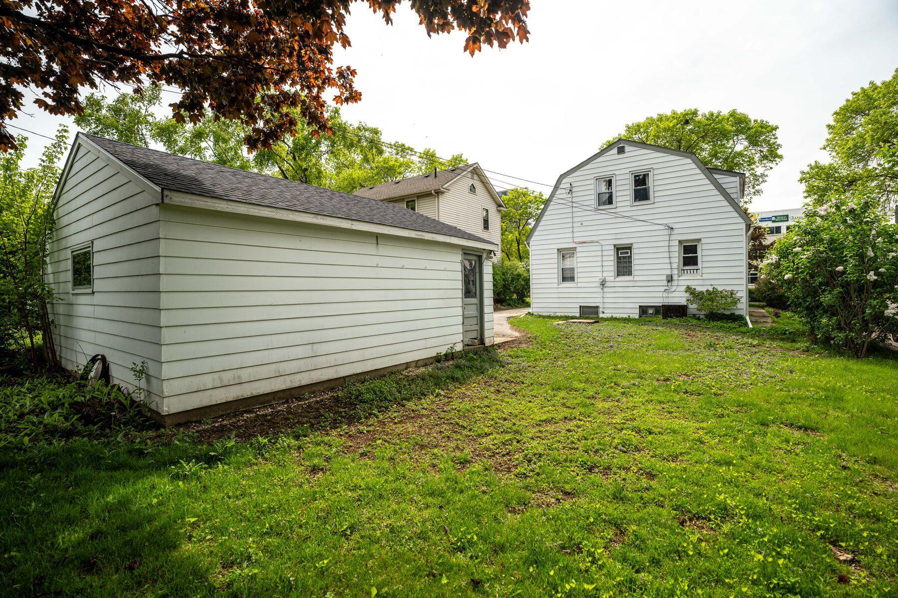 604 N 99th St, Wauwatosa