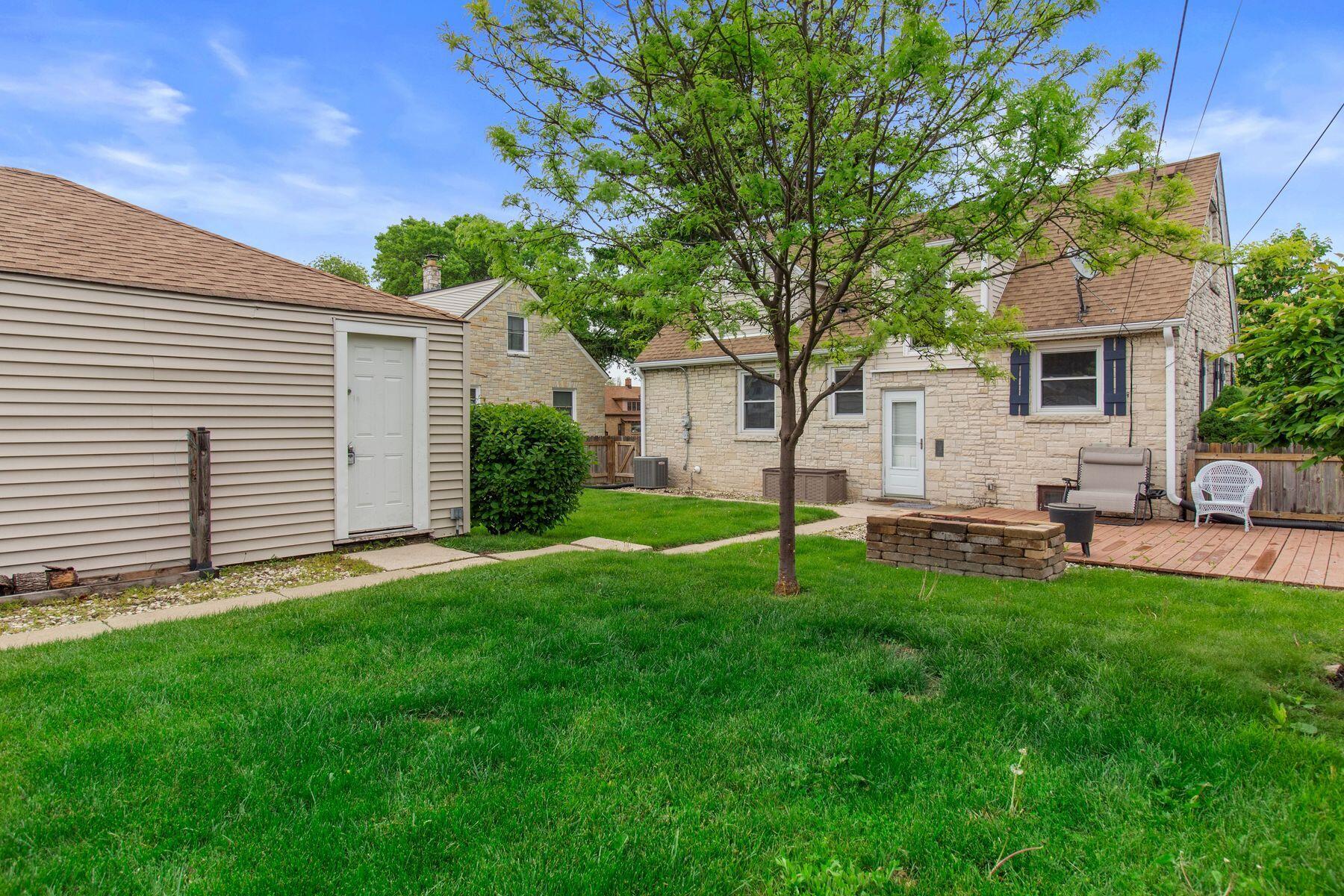 3237 S 44th St, Greenfield