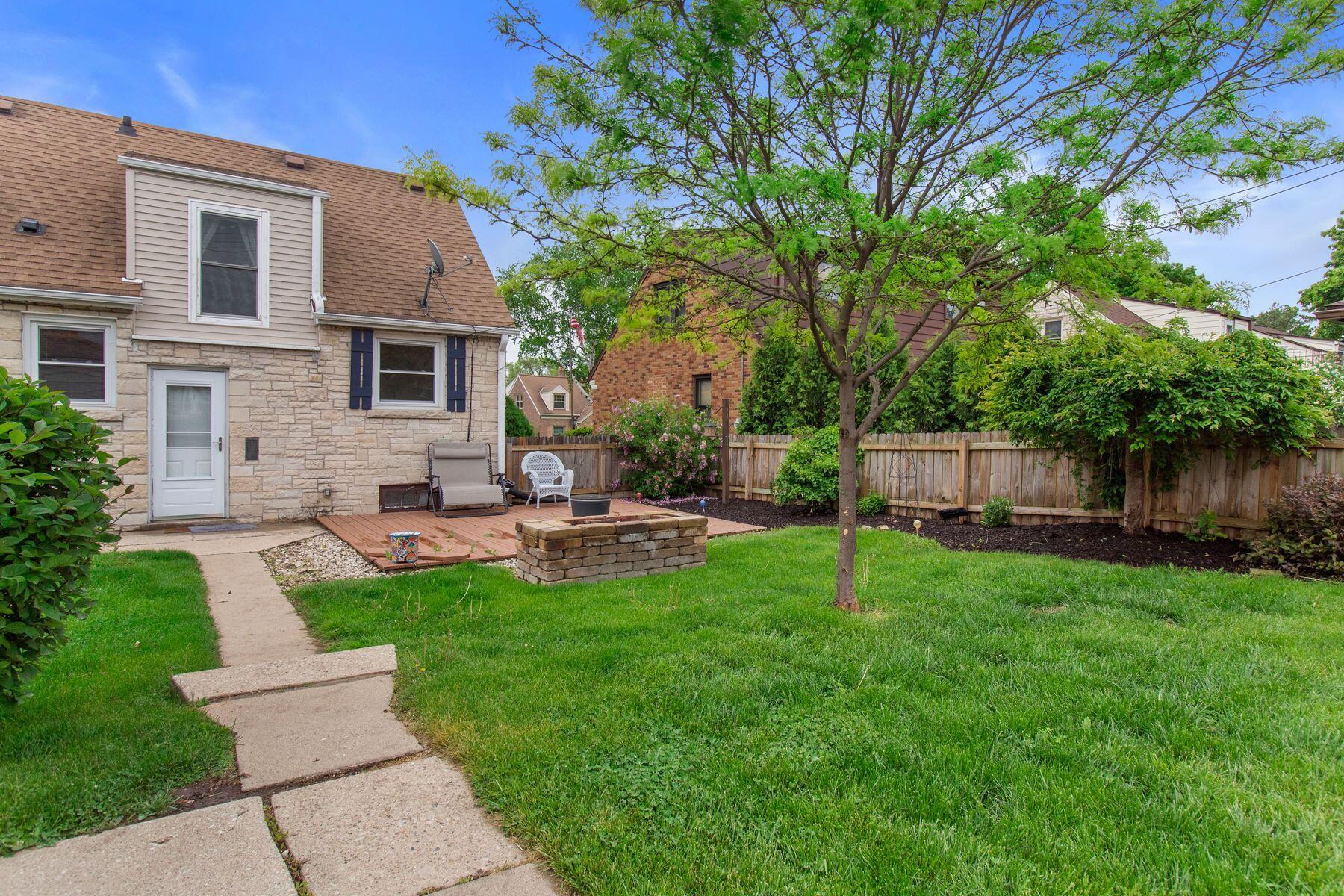 3237 S 44th St, Greenfield