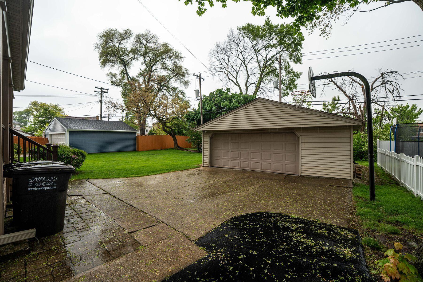 4800 W Midland Dr, Greenfield