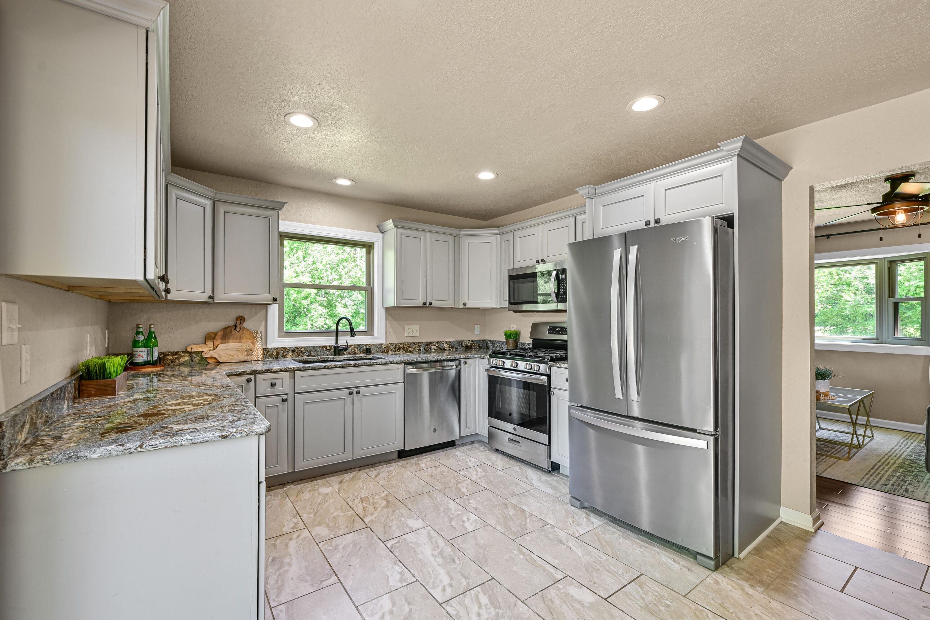 1408 Woodland Dr