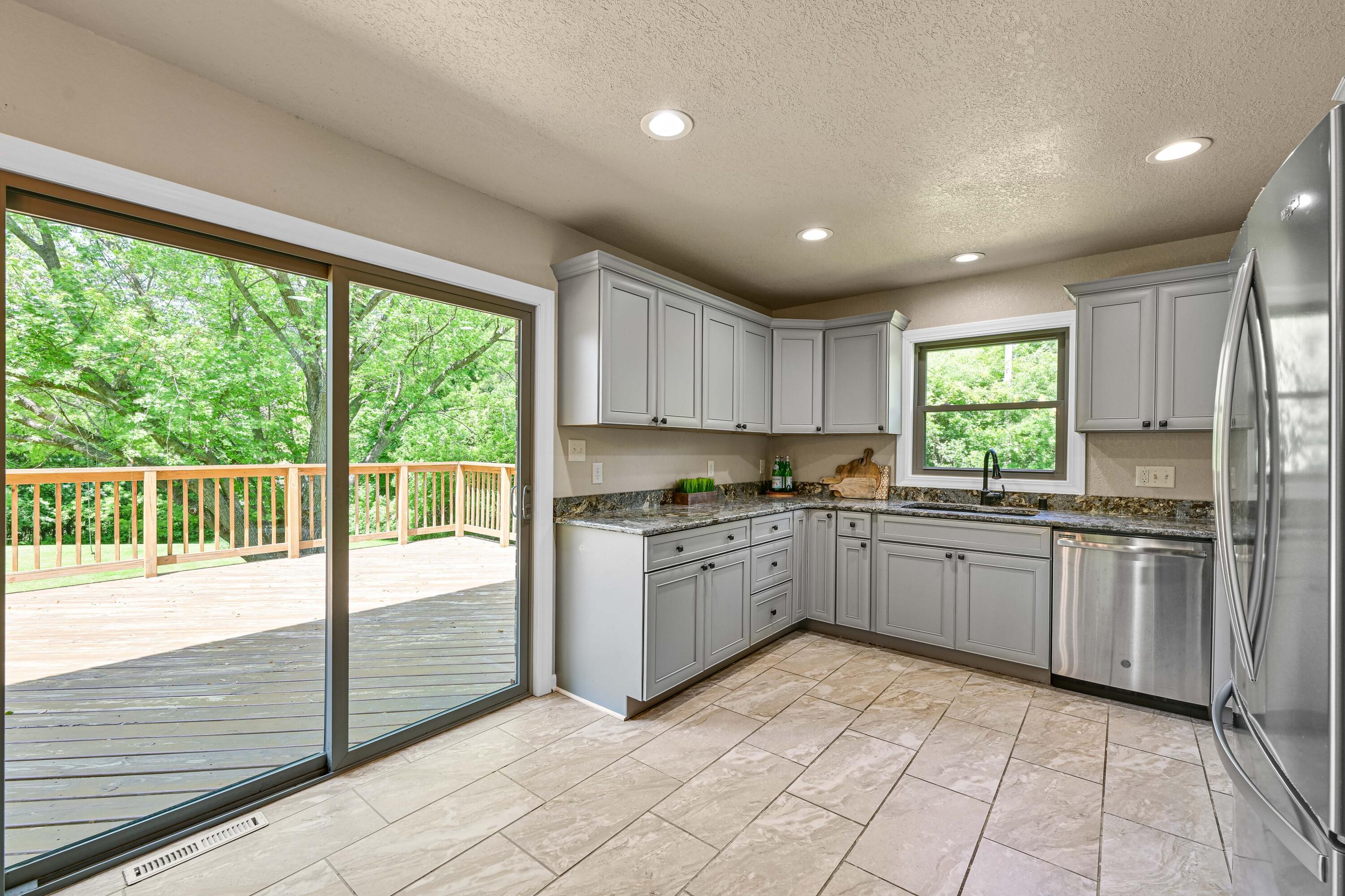 1408 Woodland Dr