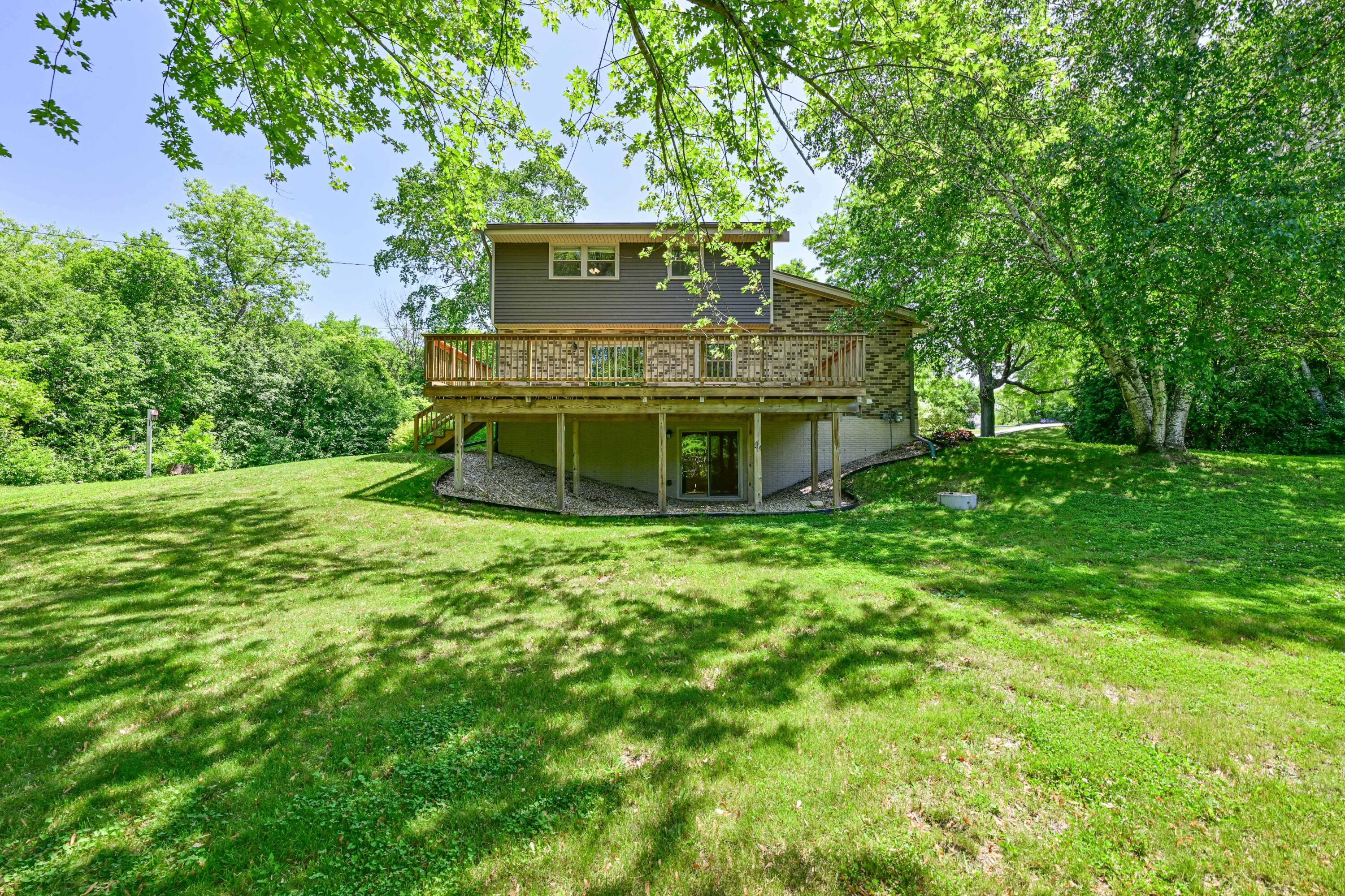 1408 Woodland Dr
