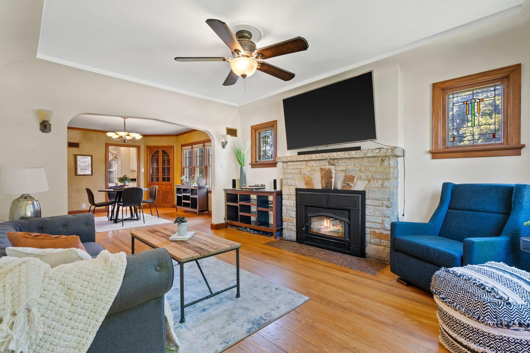 541 Highlandview Dr, West Bend