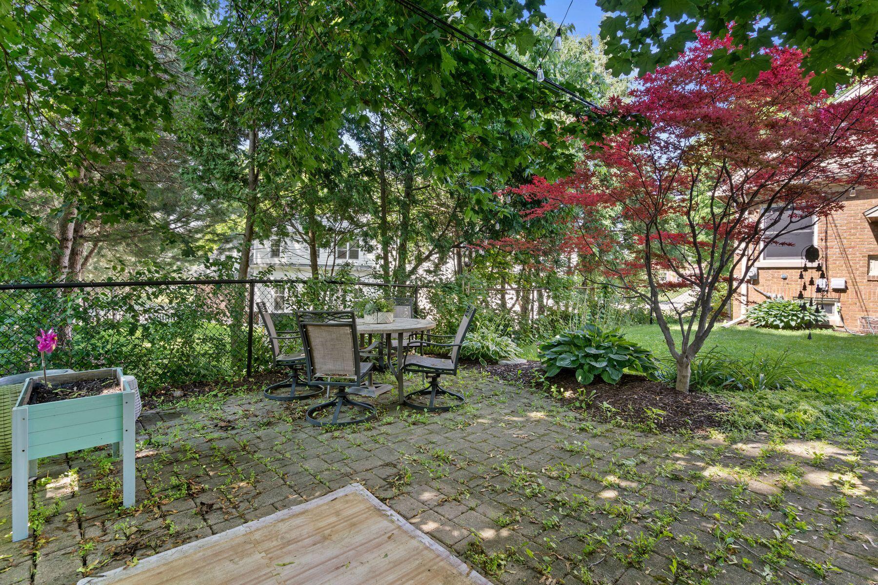 541 Highlandview Dr, West Bend