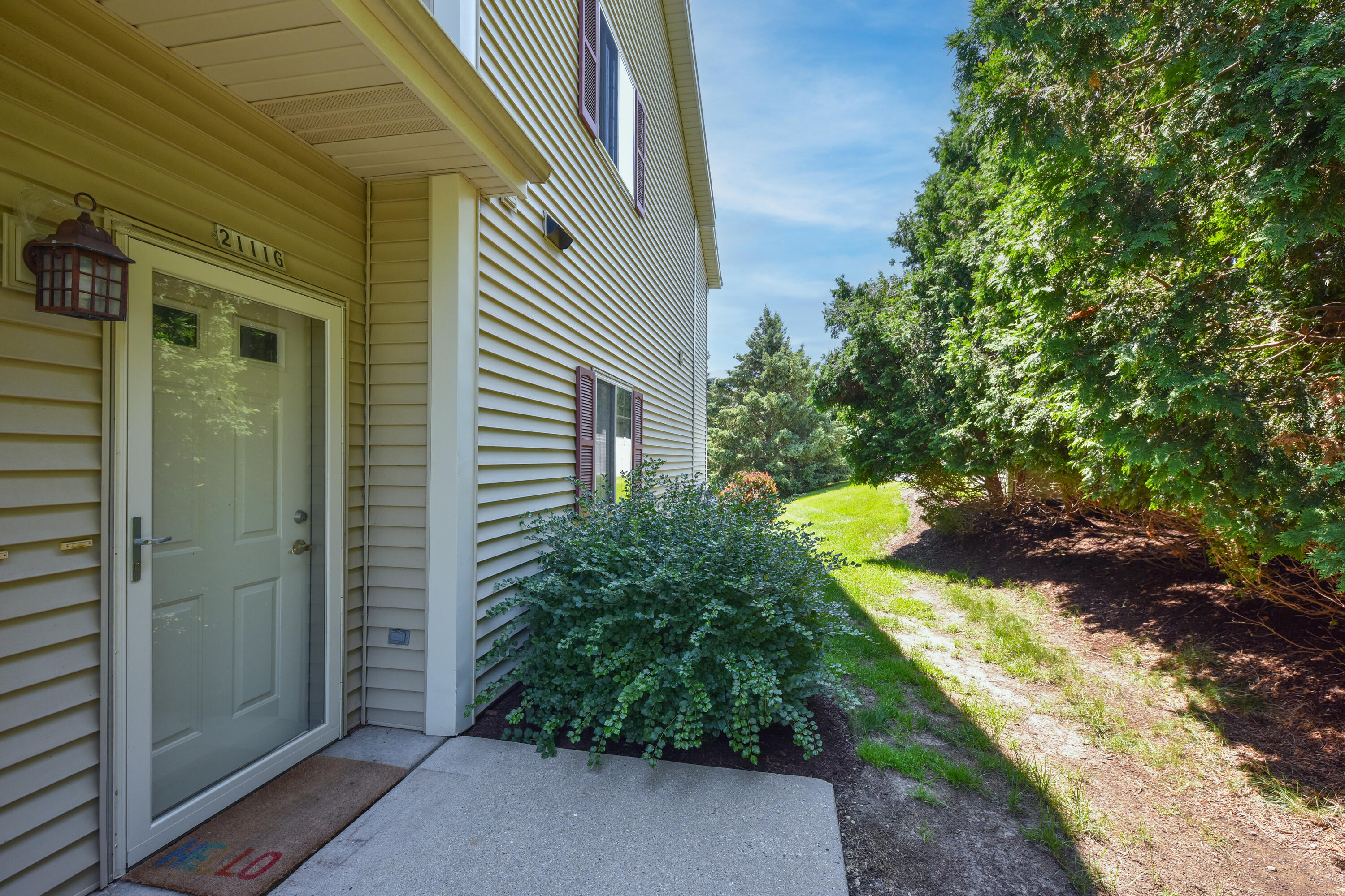 2111 Pine Ridge Ct