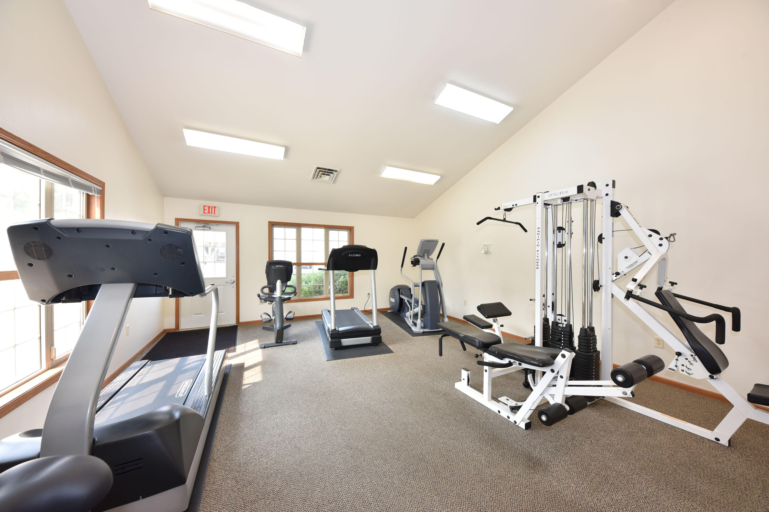2111 Pine Ridge Ct