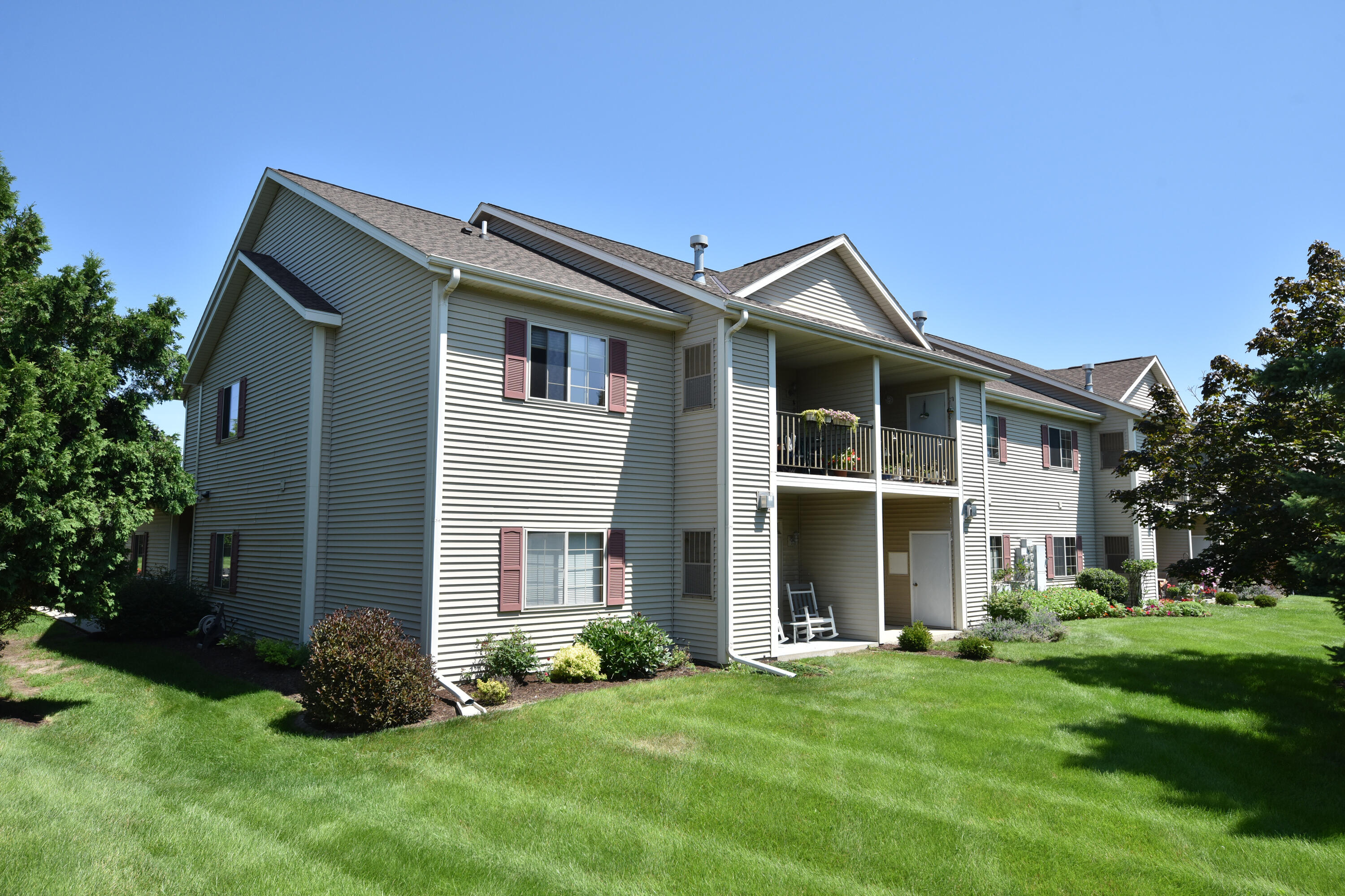 2111 Pine Ridge Ct