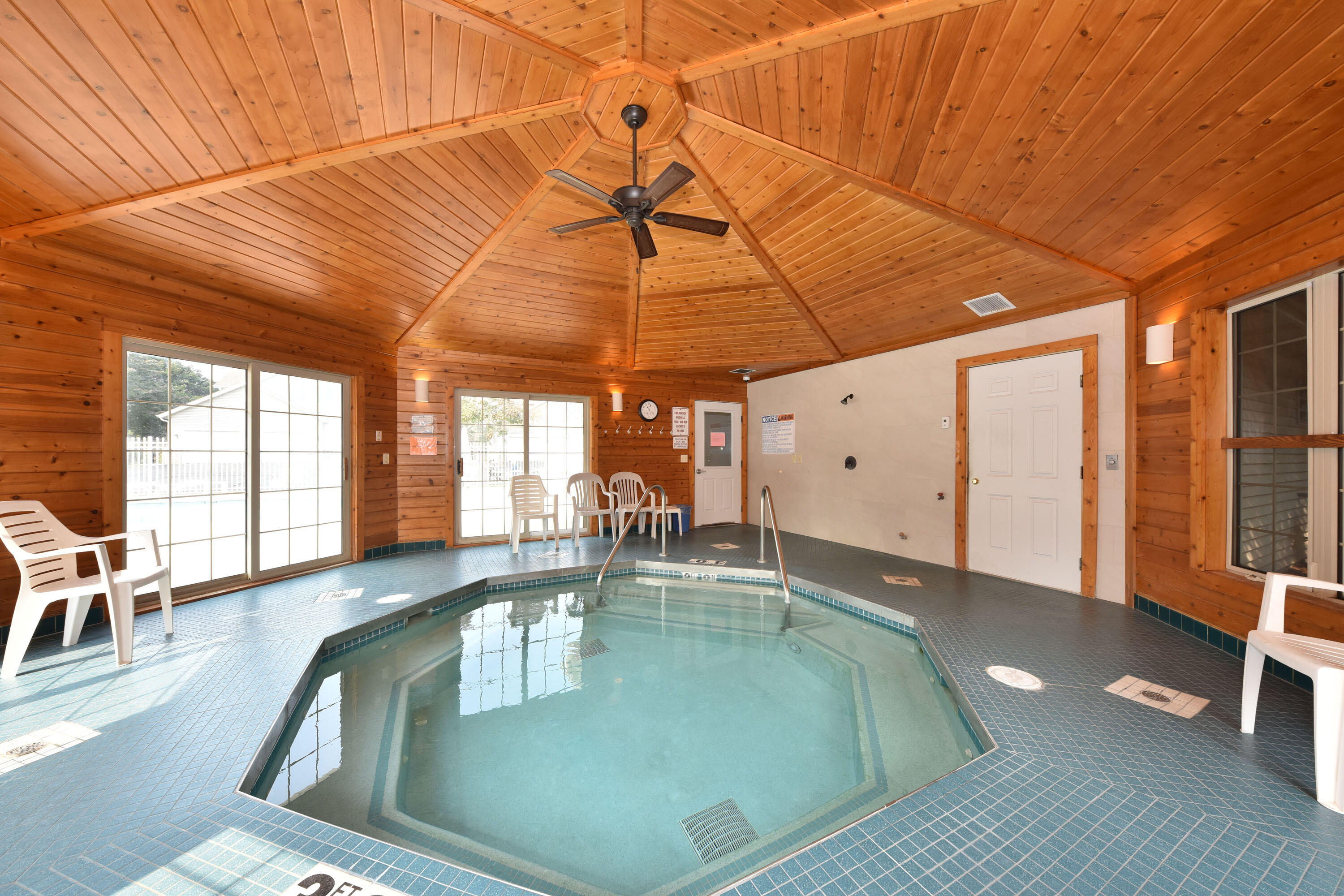 2111 Pine Ridge Ct