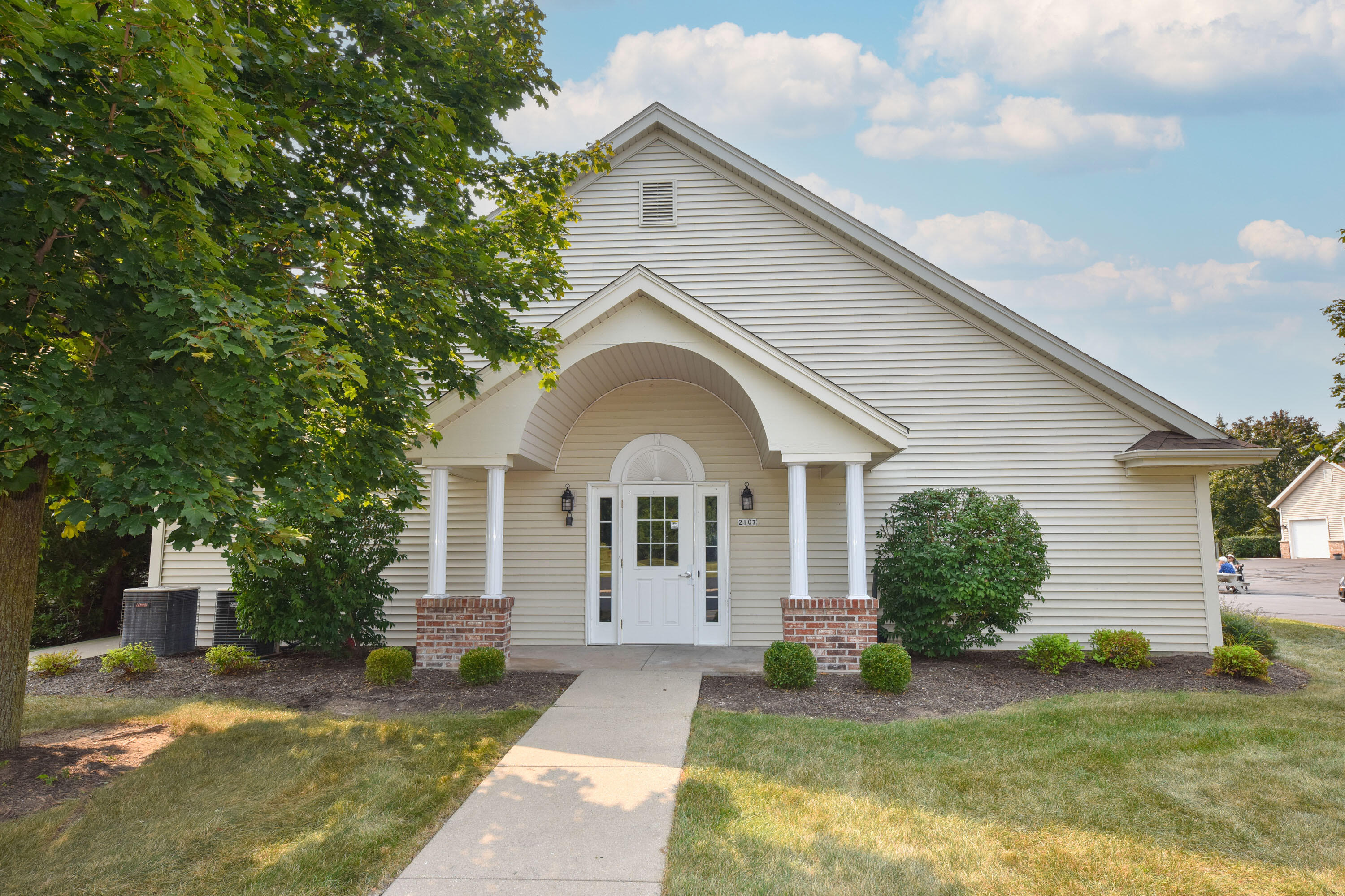 2111 Pine Ridge Ct