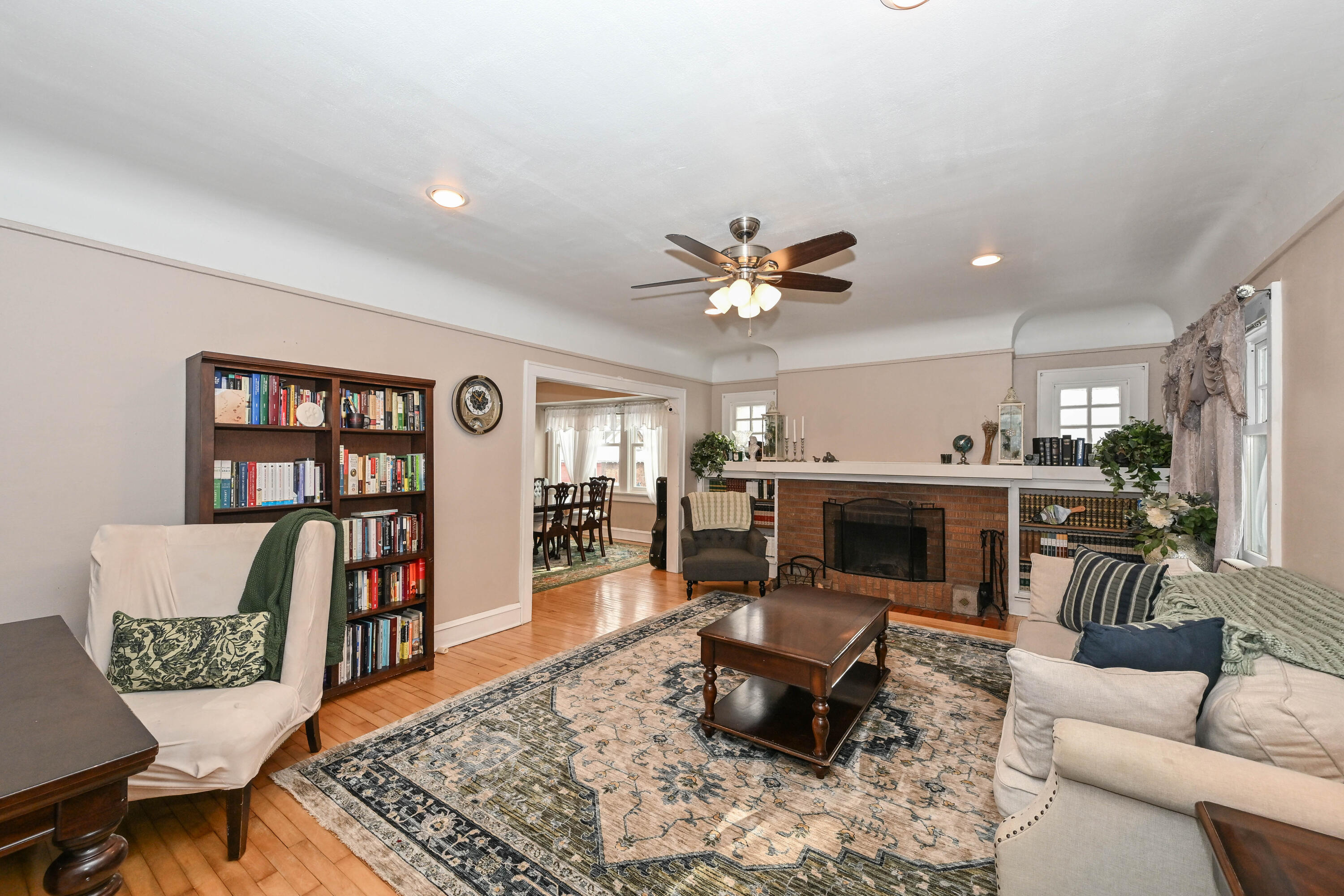 2804 N Grant Blvd