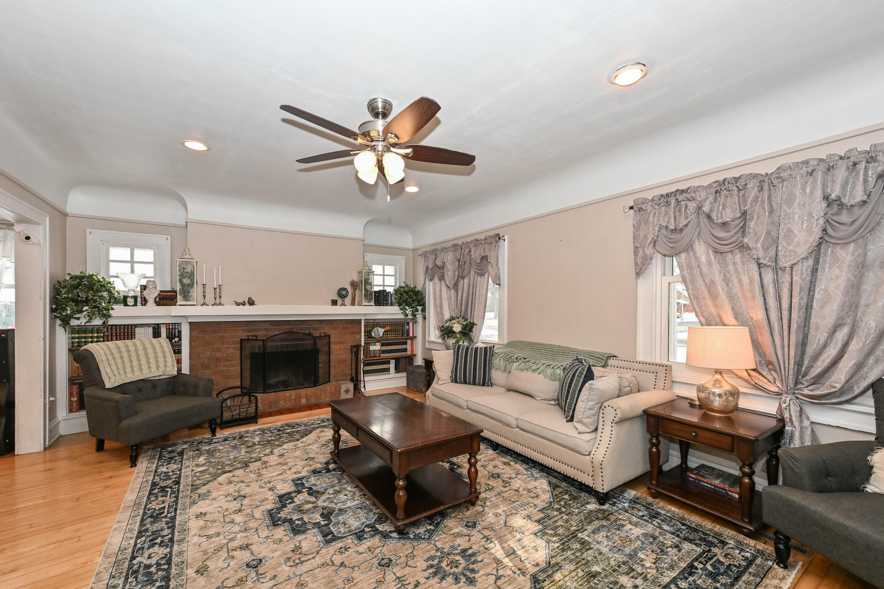 2804 N Grant Blvd
