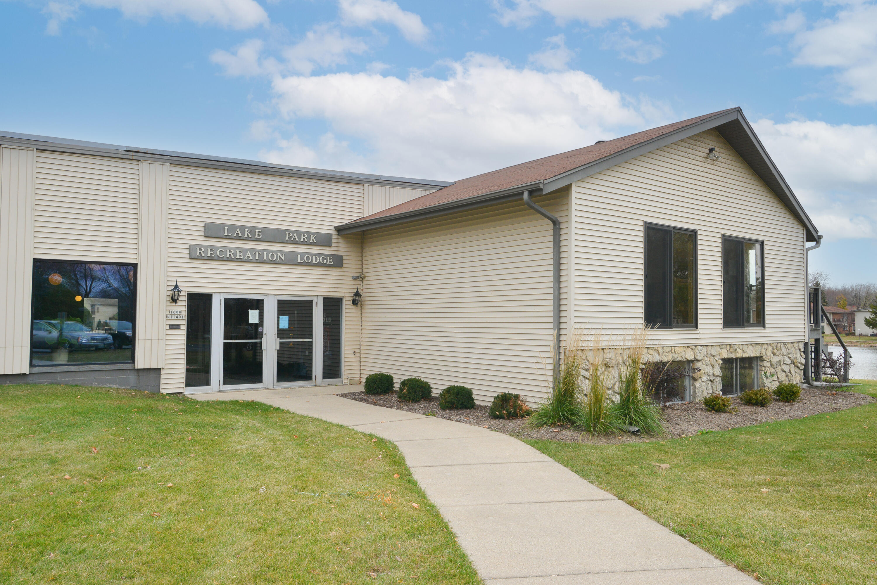 N115W17113 Armada Dr Unit: 12