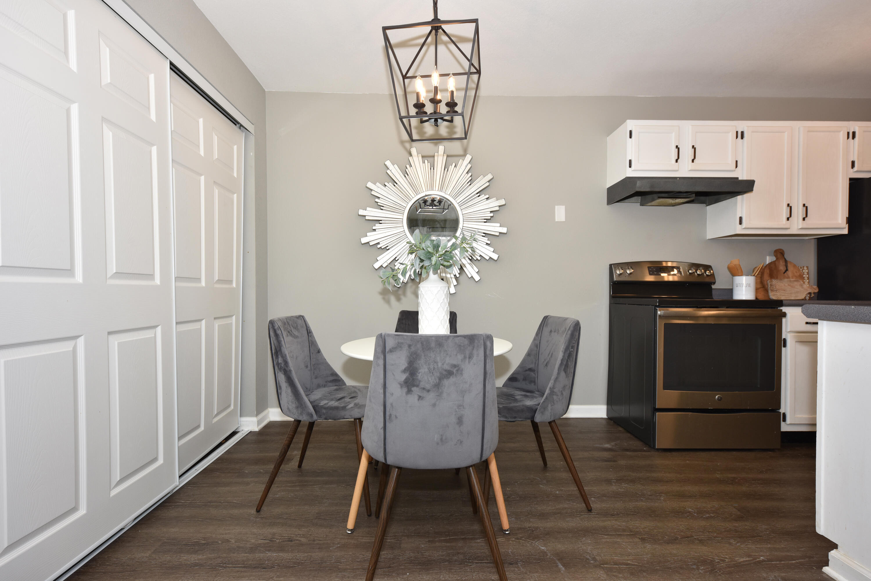 N115W17113 Armada Dr Unit: 12