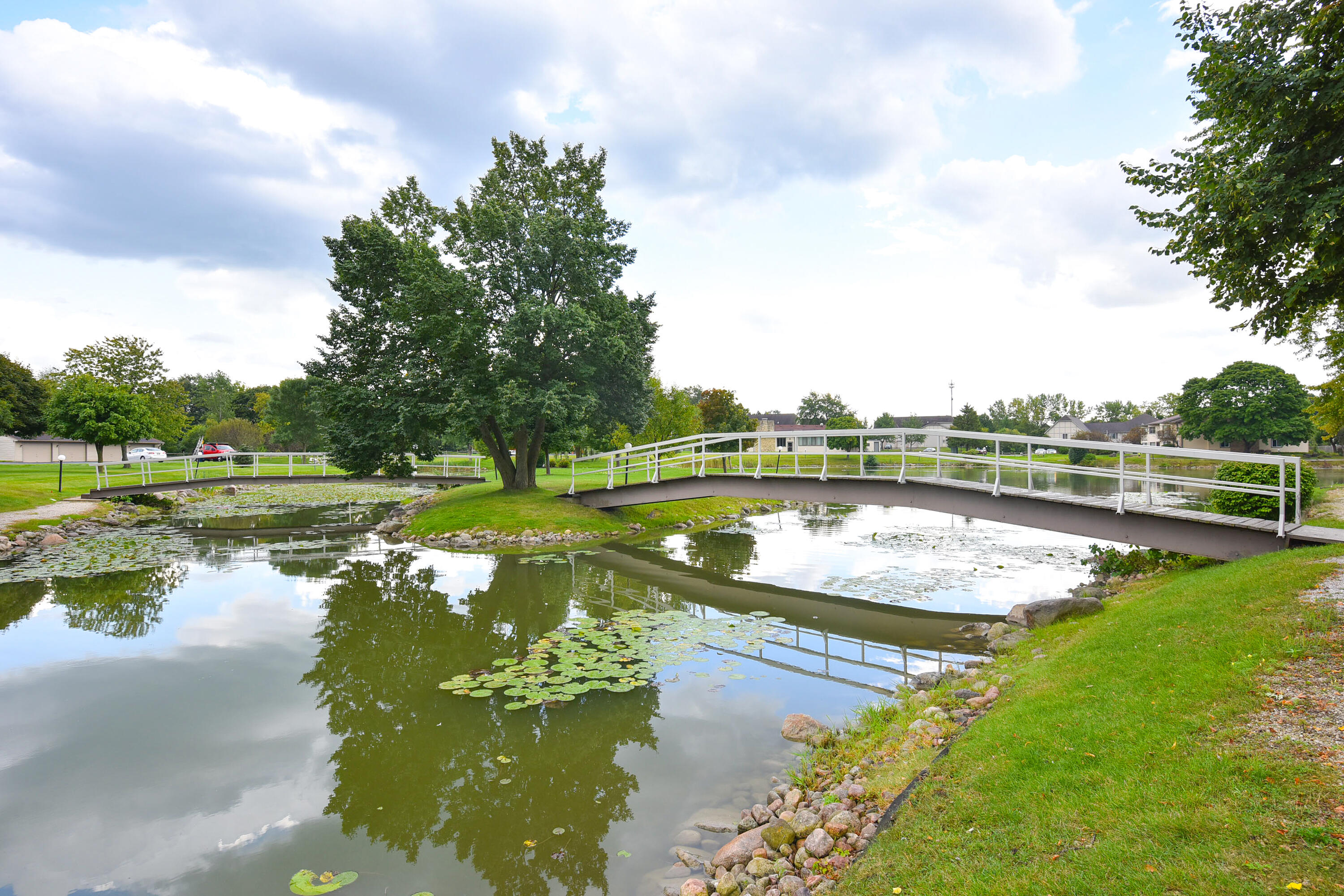 N115W17113 Armada Dr Unit: 12