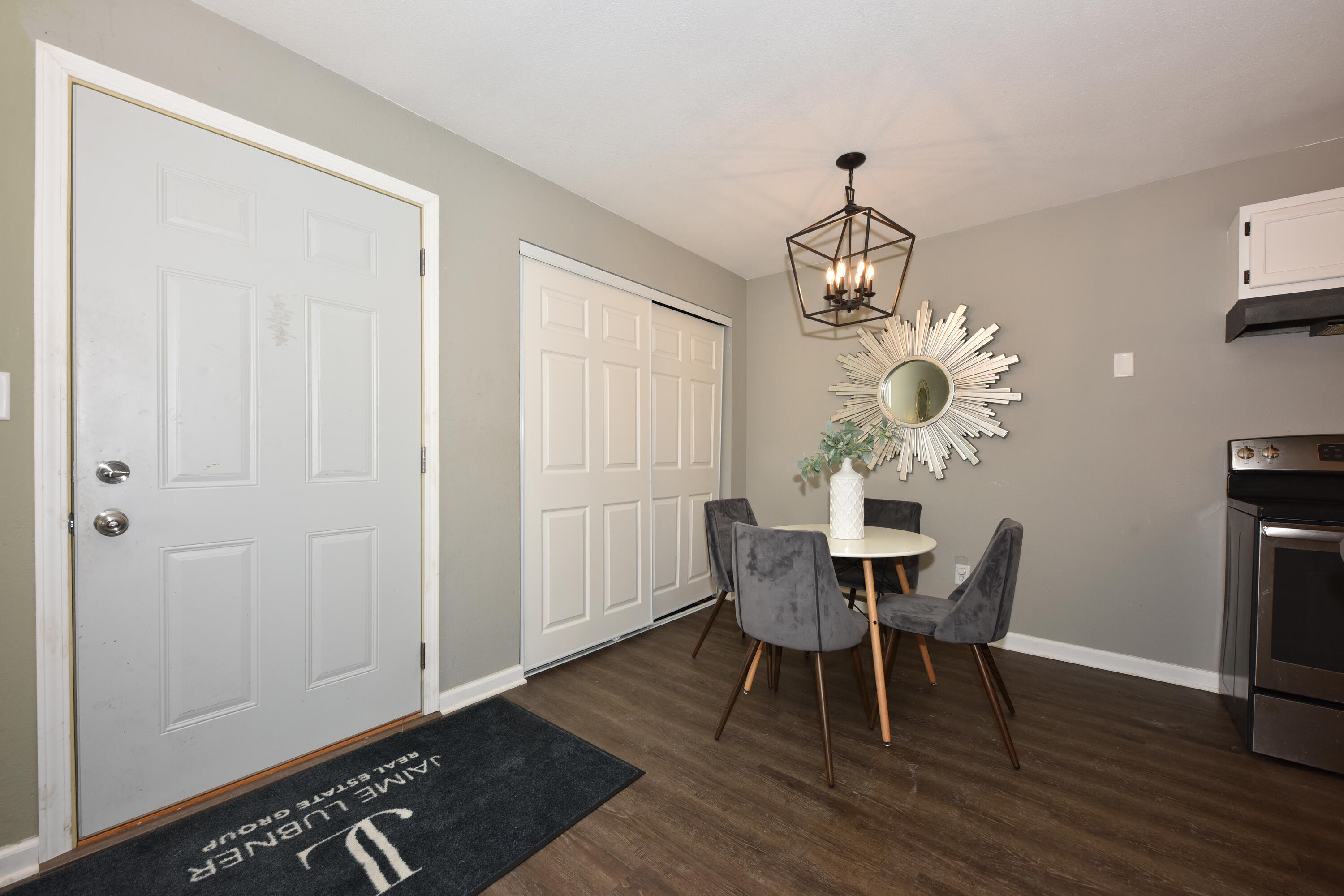 N115W17113 Armada Dr Unit: 12