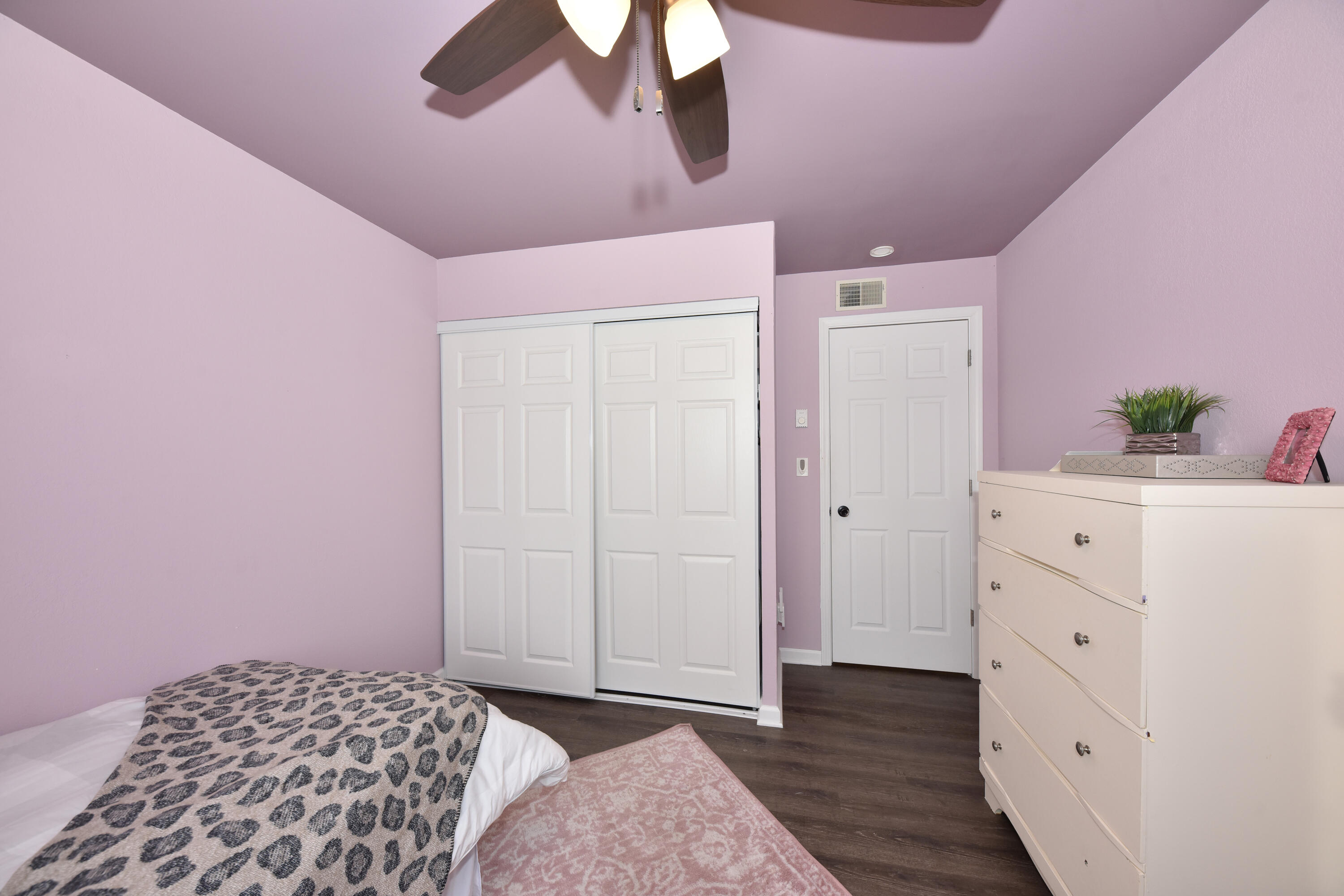 N115W17113 Armada Dr Unit: 12