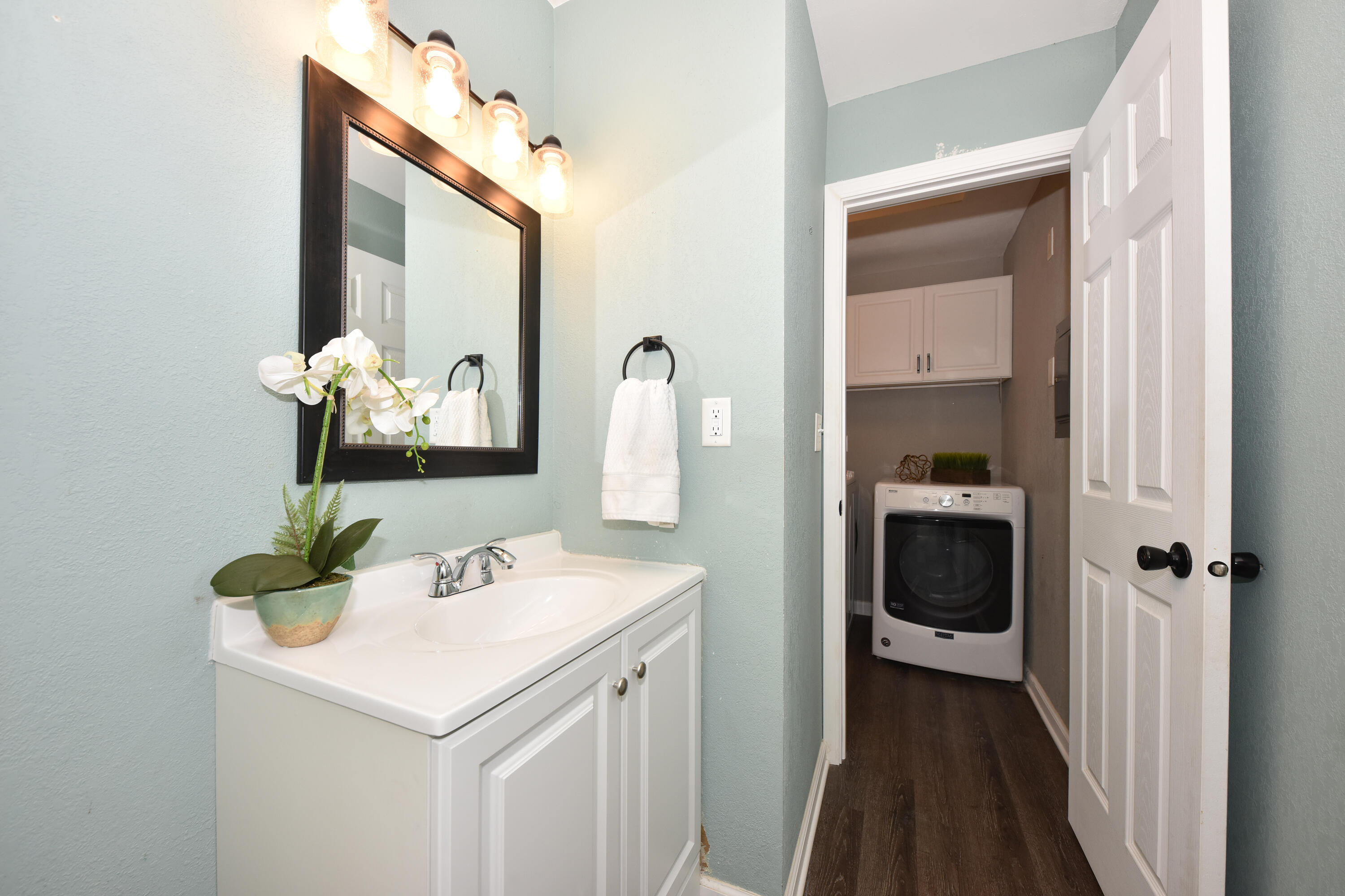 N115W17113 Armada Dr Unit: 12