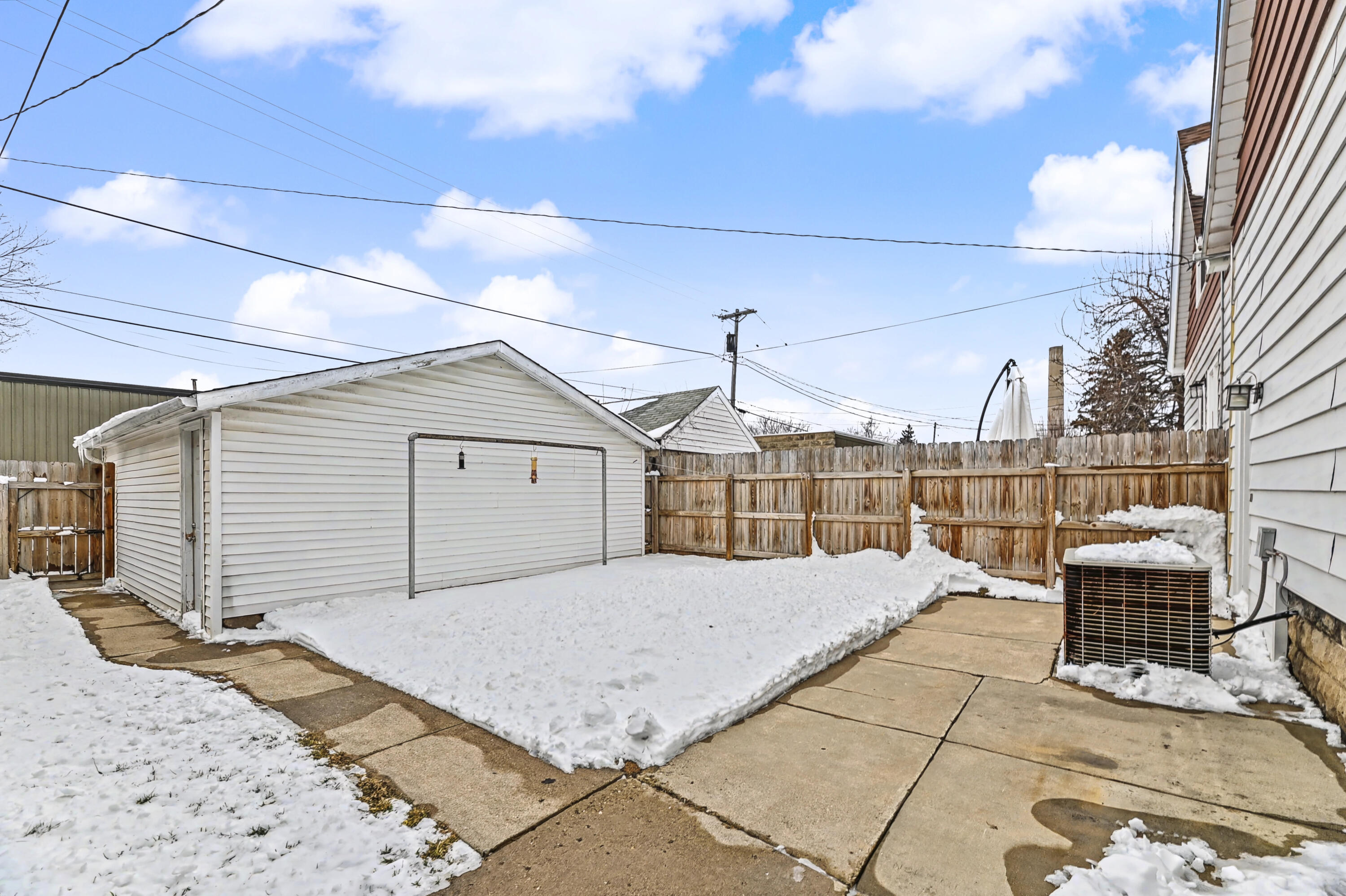 2735 S Greeley St
