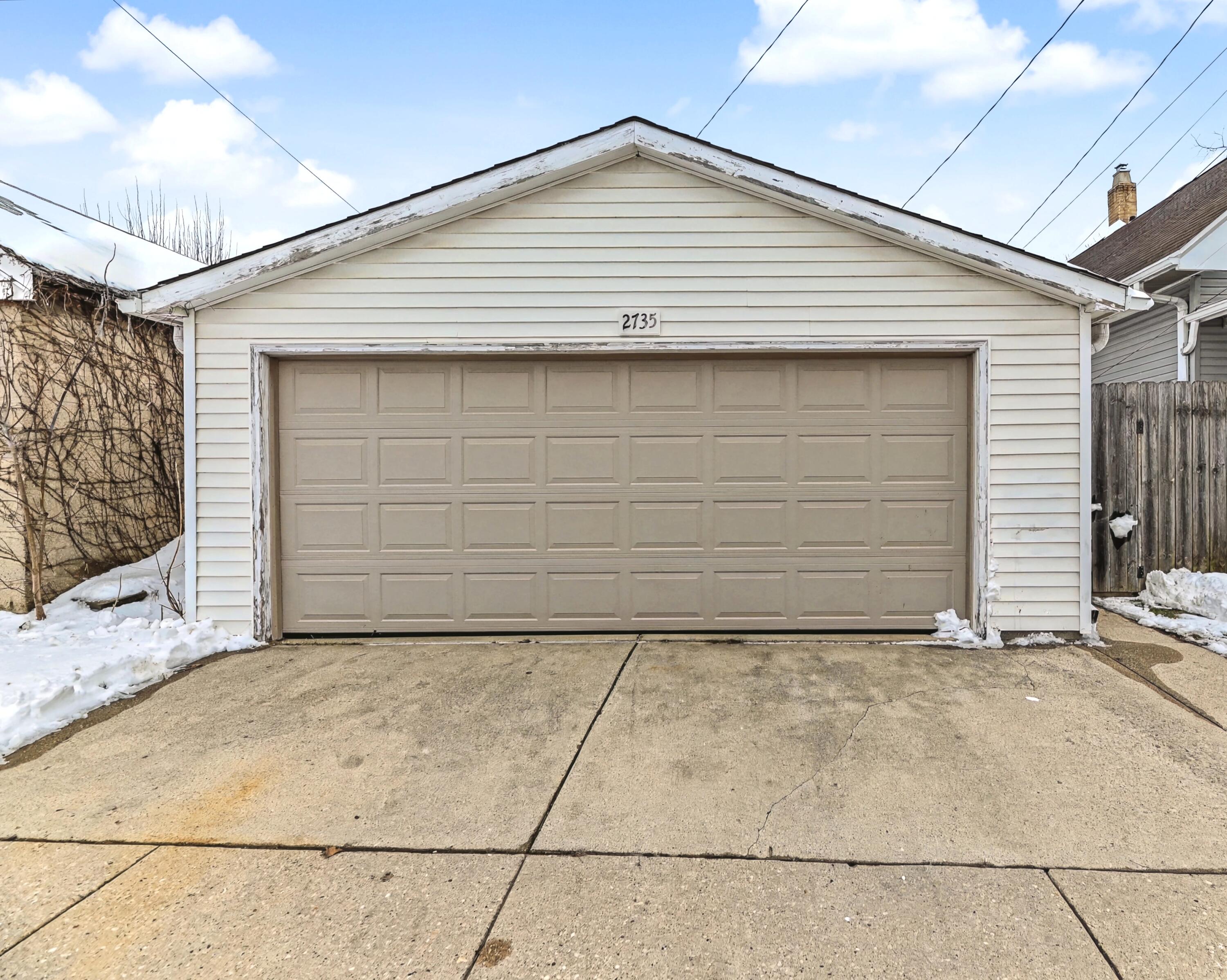 2735 S Greeley St