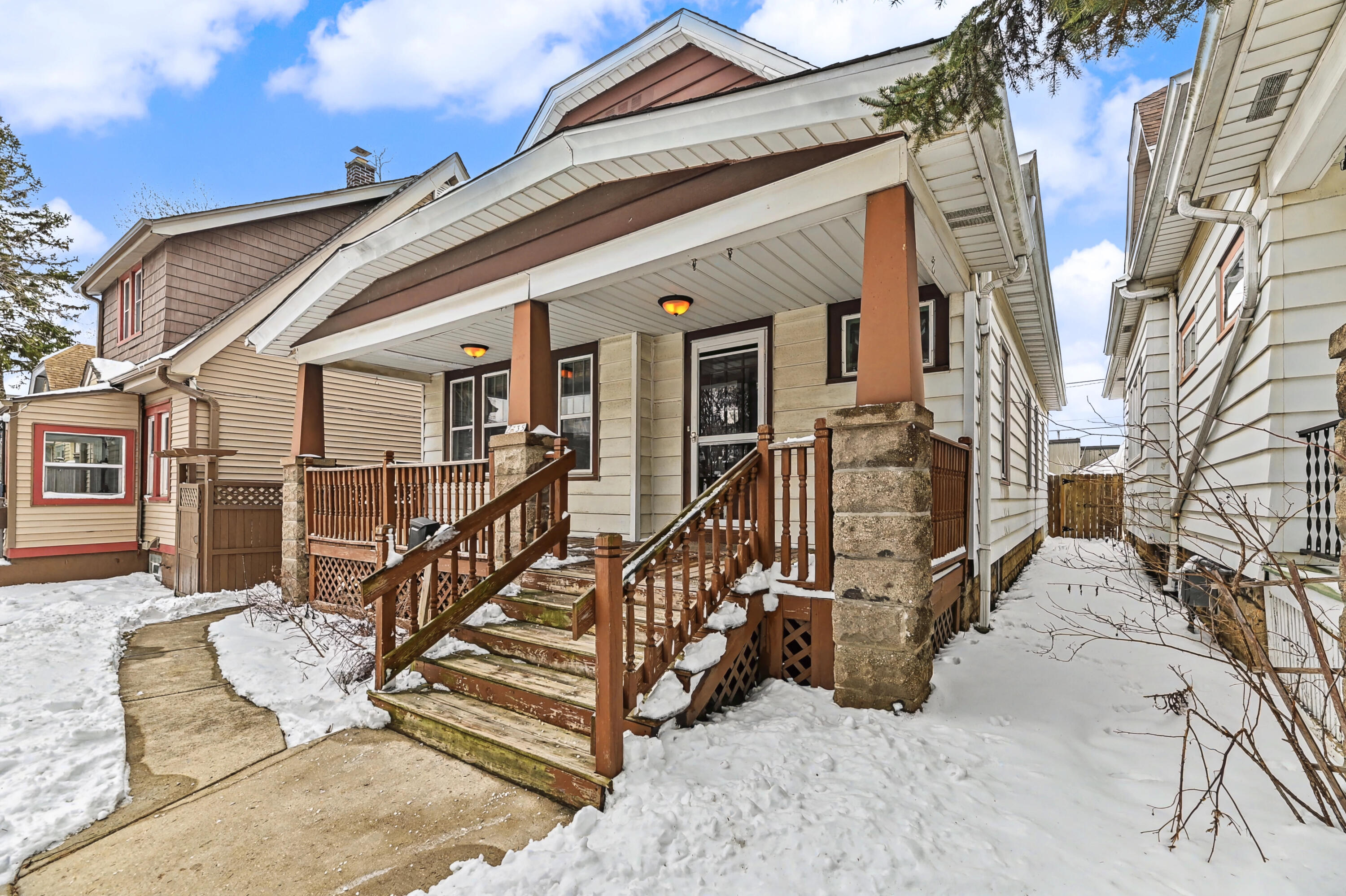 2735 S Greeley St