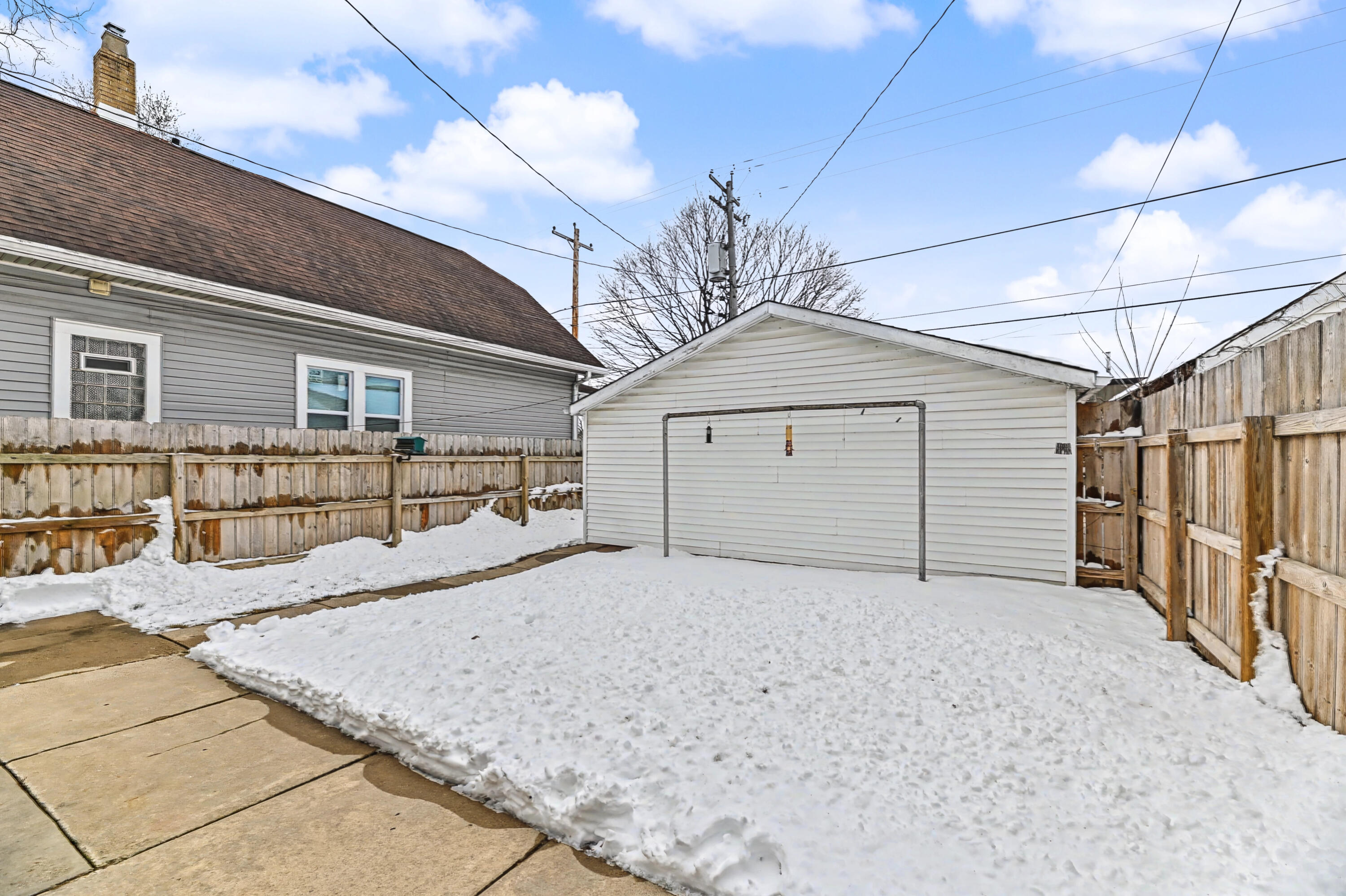 2735 S Greeley St
