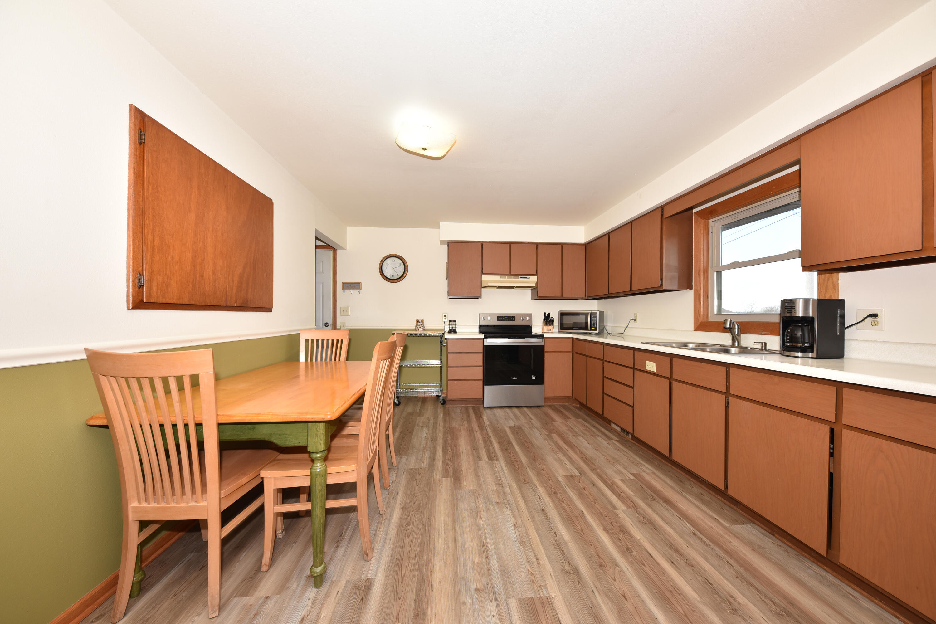 W4379 Center St