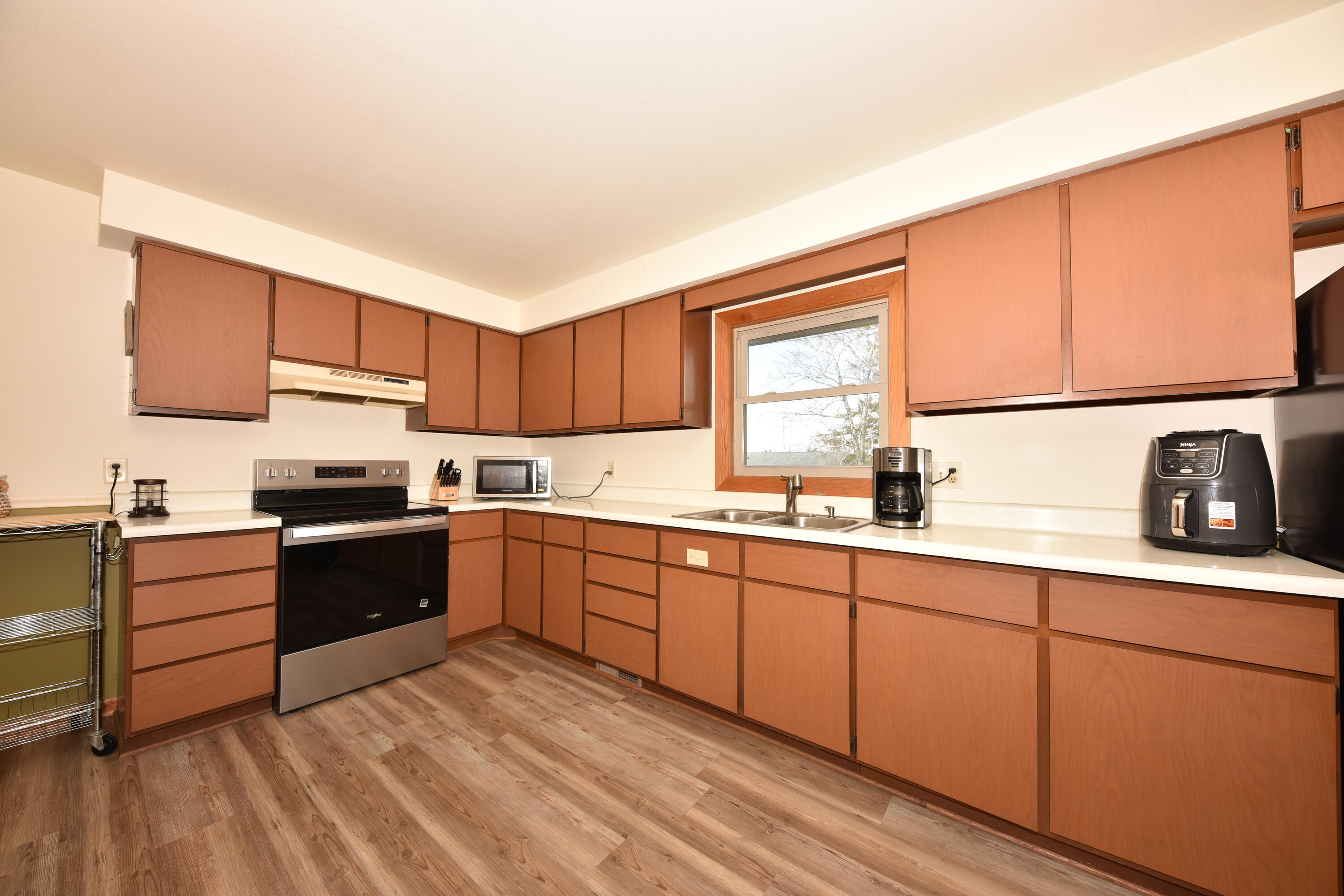 W4379 Center St