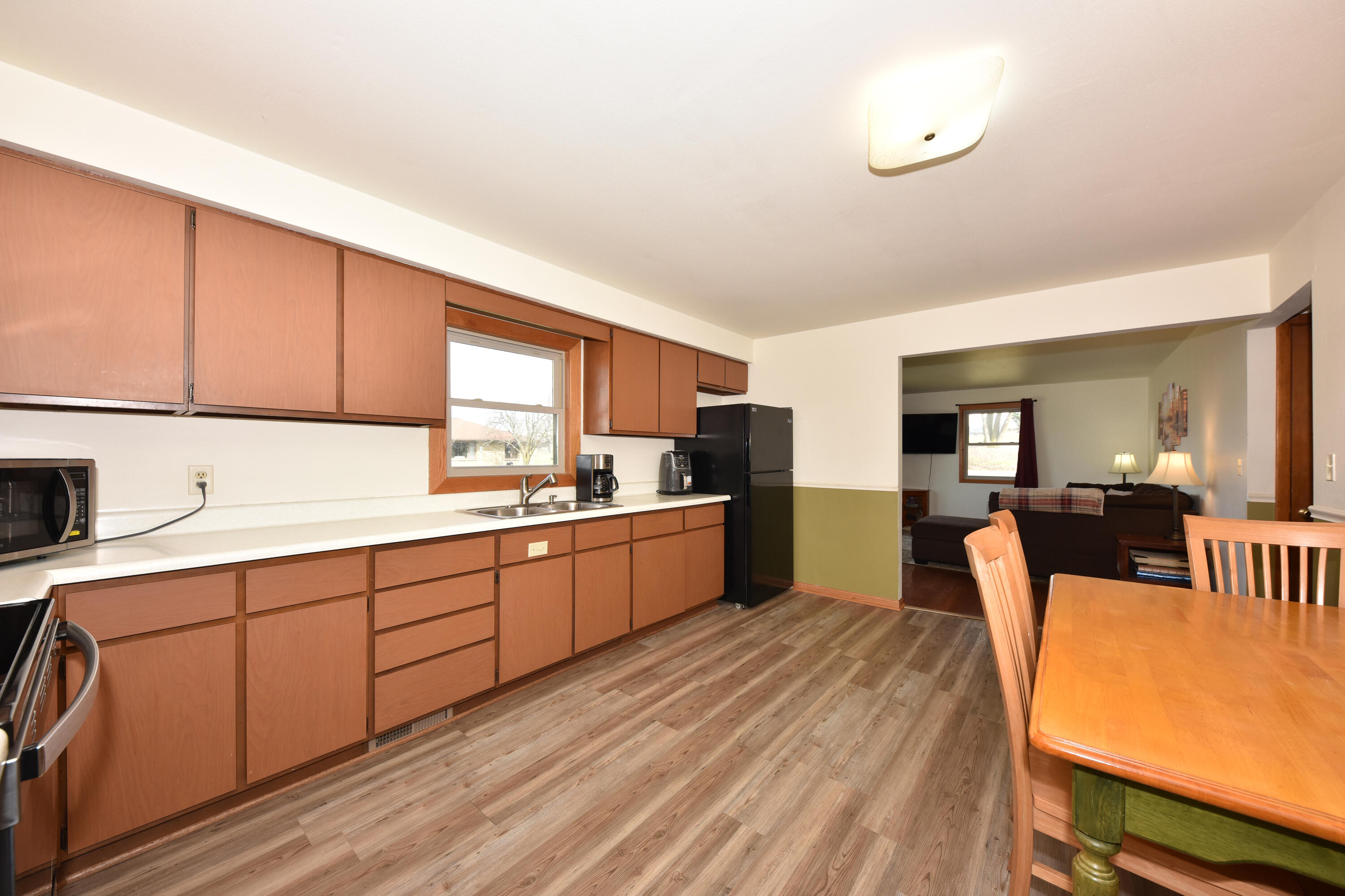 W4379 Center St