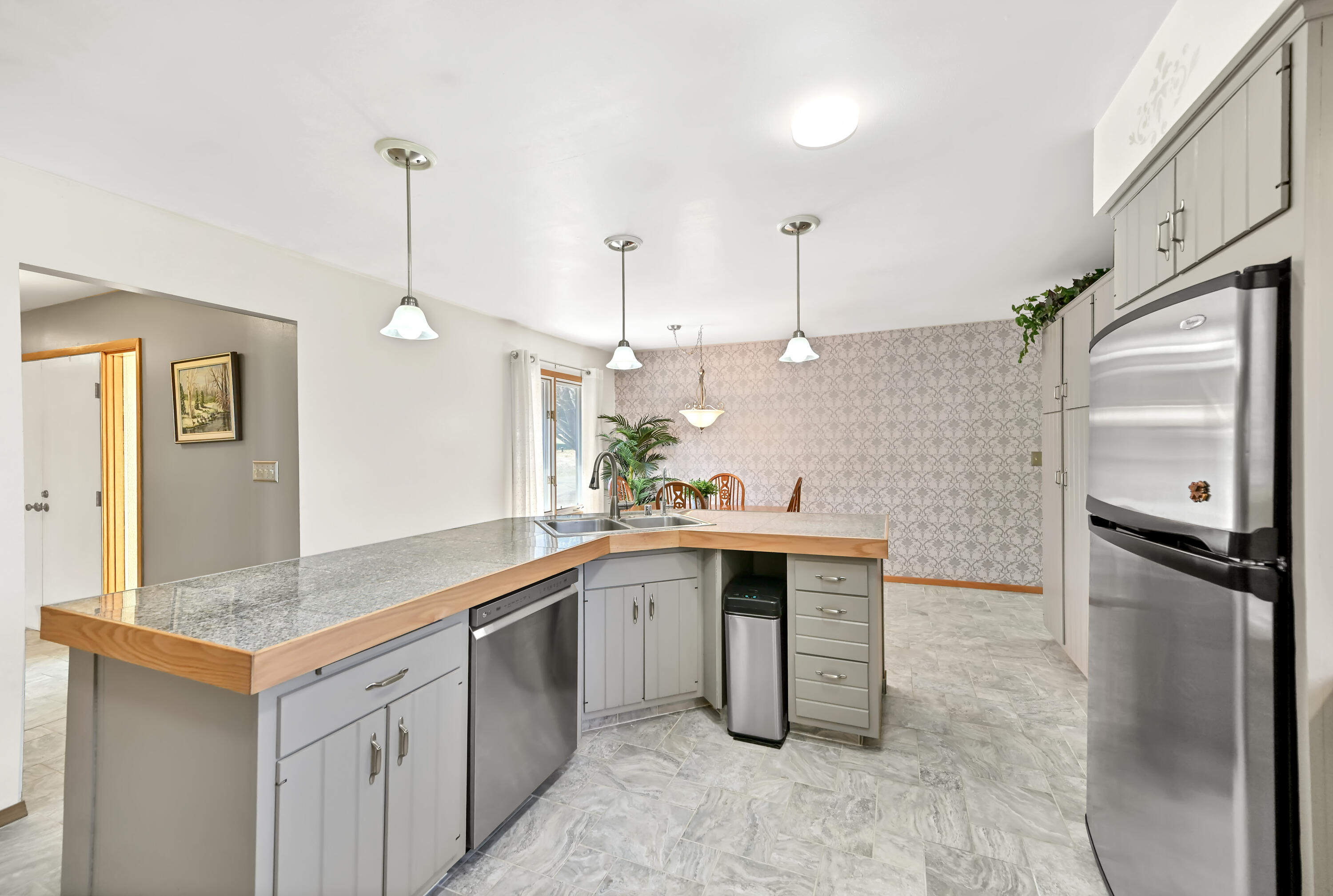 2138 Edgewood Dr
