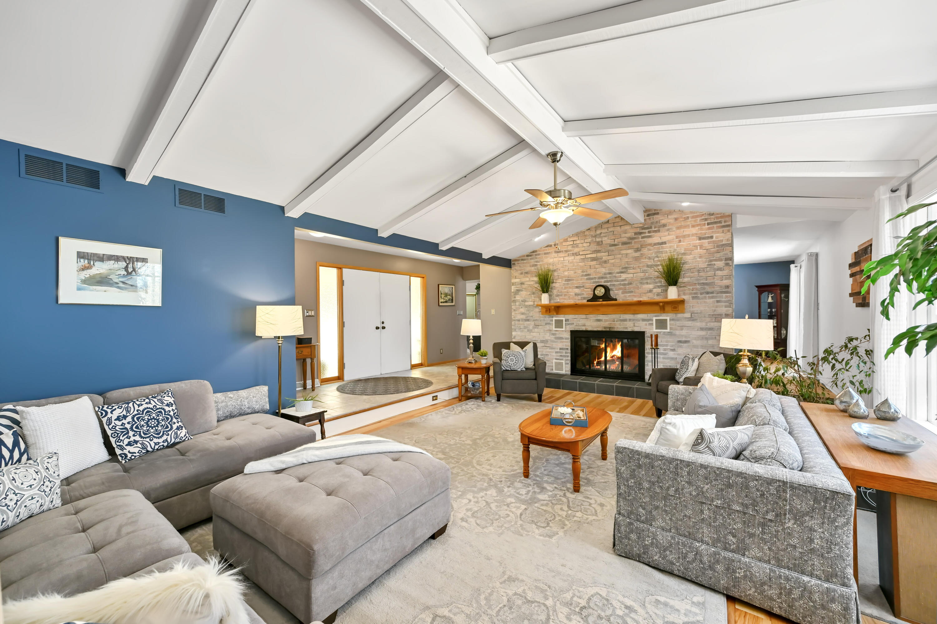 2138 Edgewood Dr