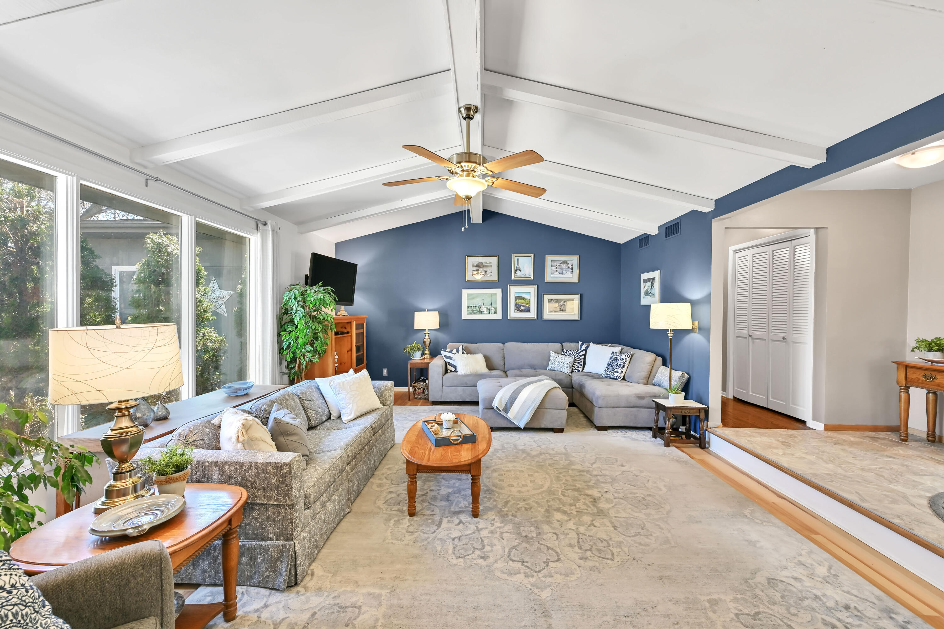 2138 Edgewood Dr