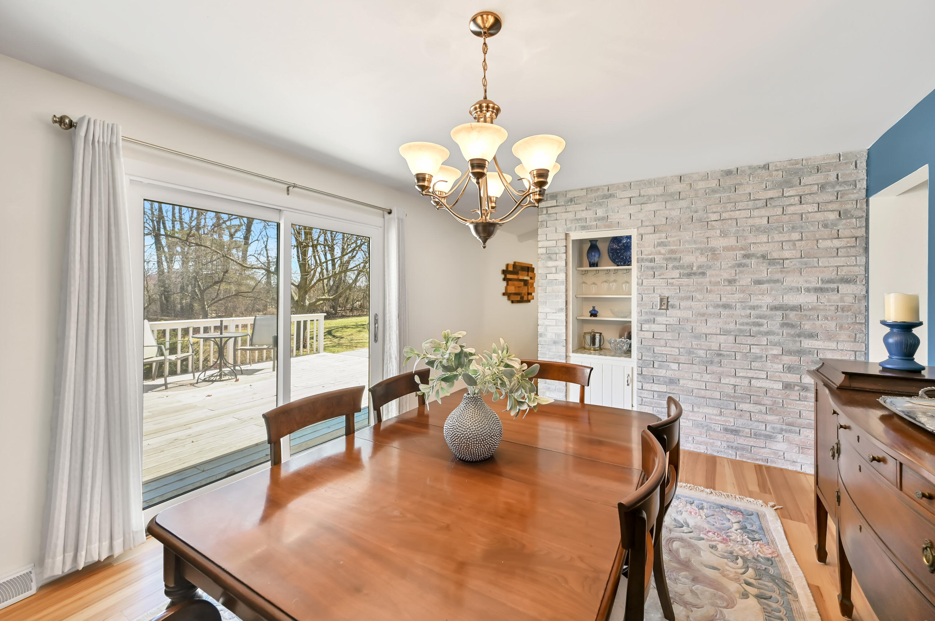 2138 Edgewood Dr
