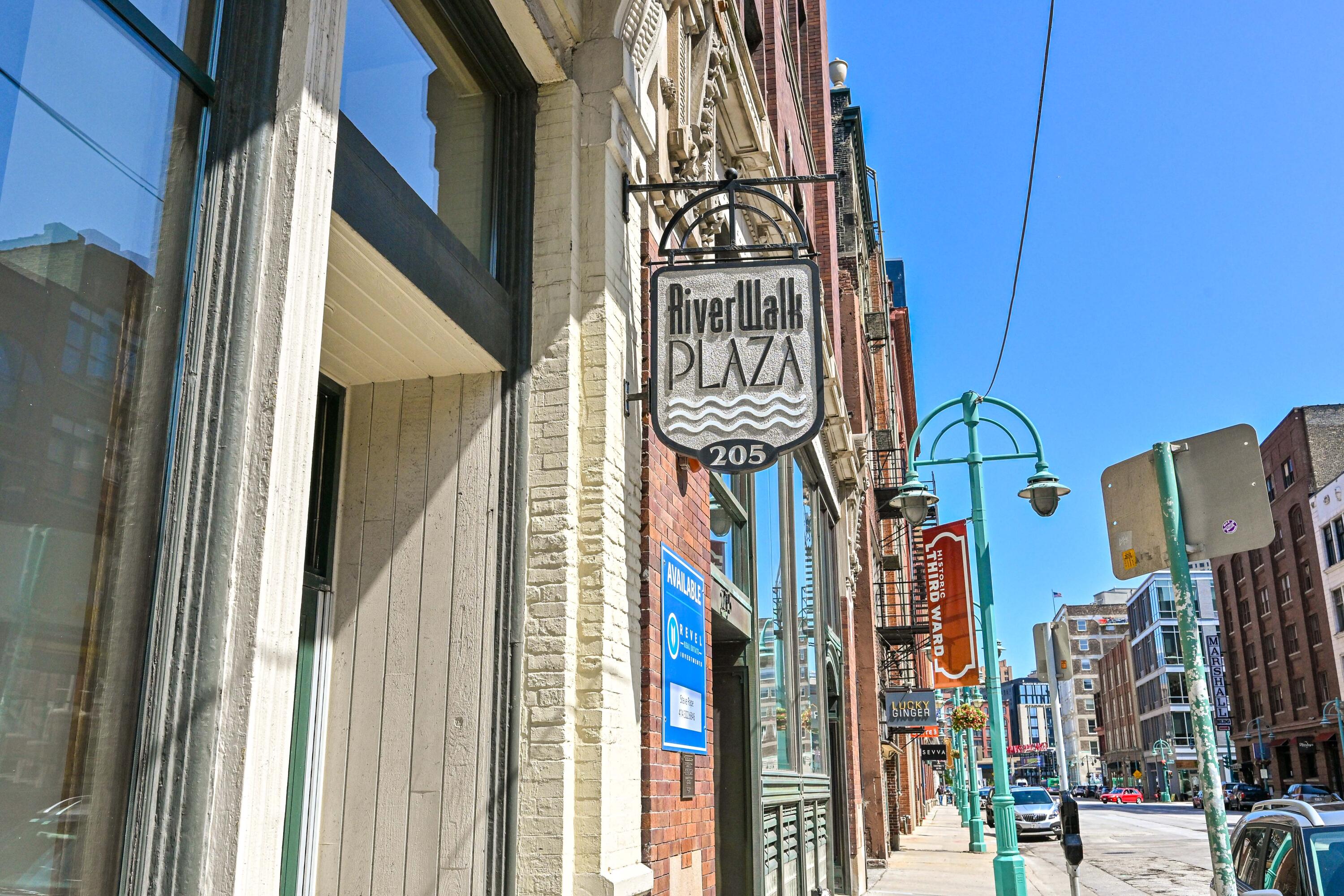 205 N Water St Unit: 404