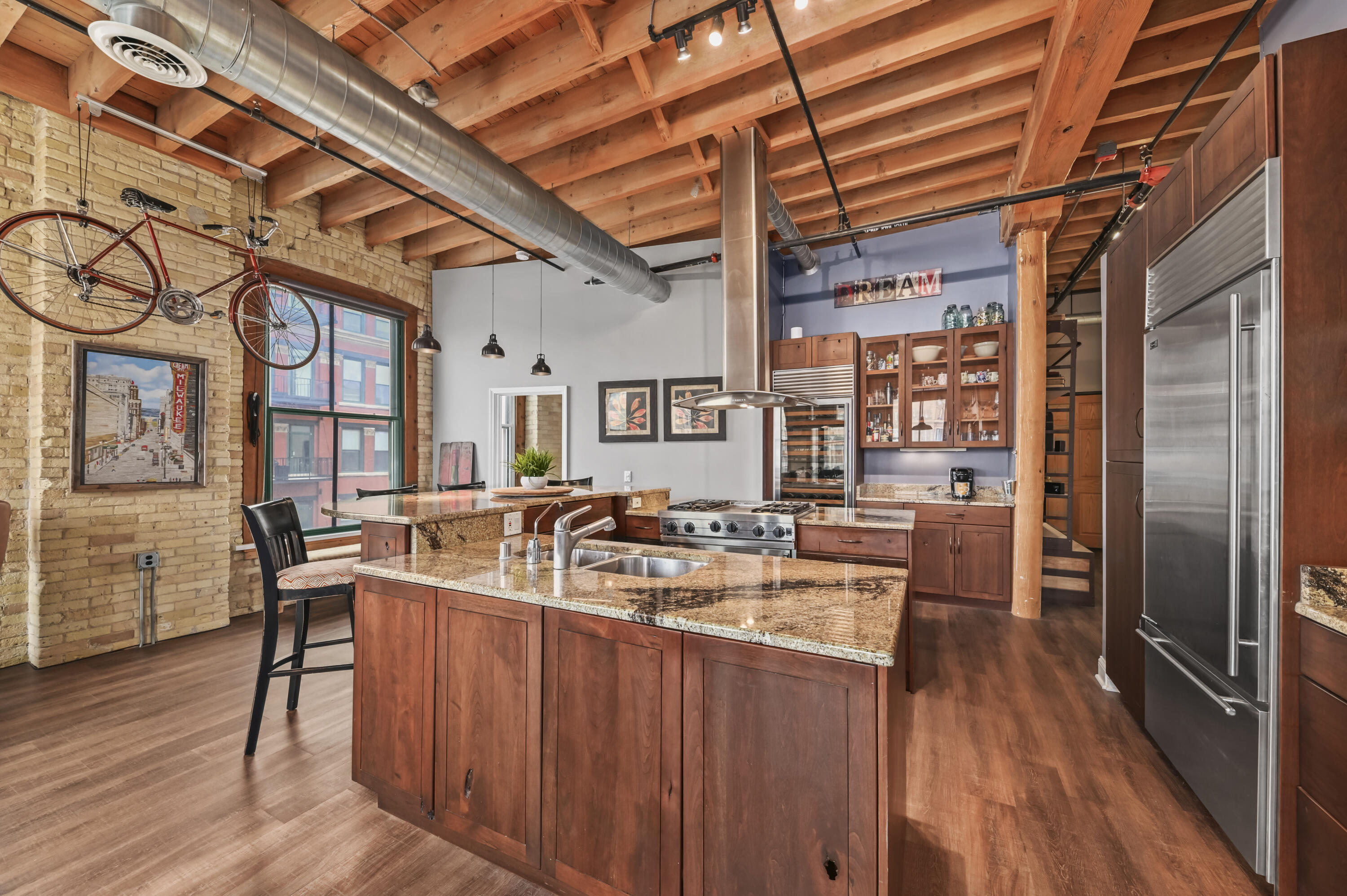 205 N Water St Unit: 404