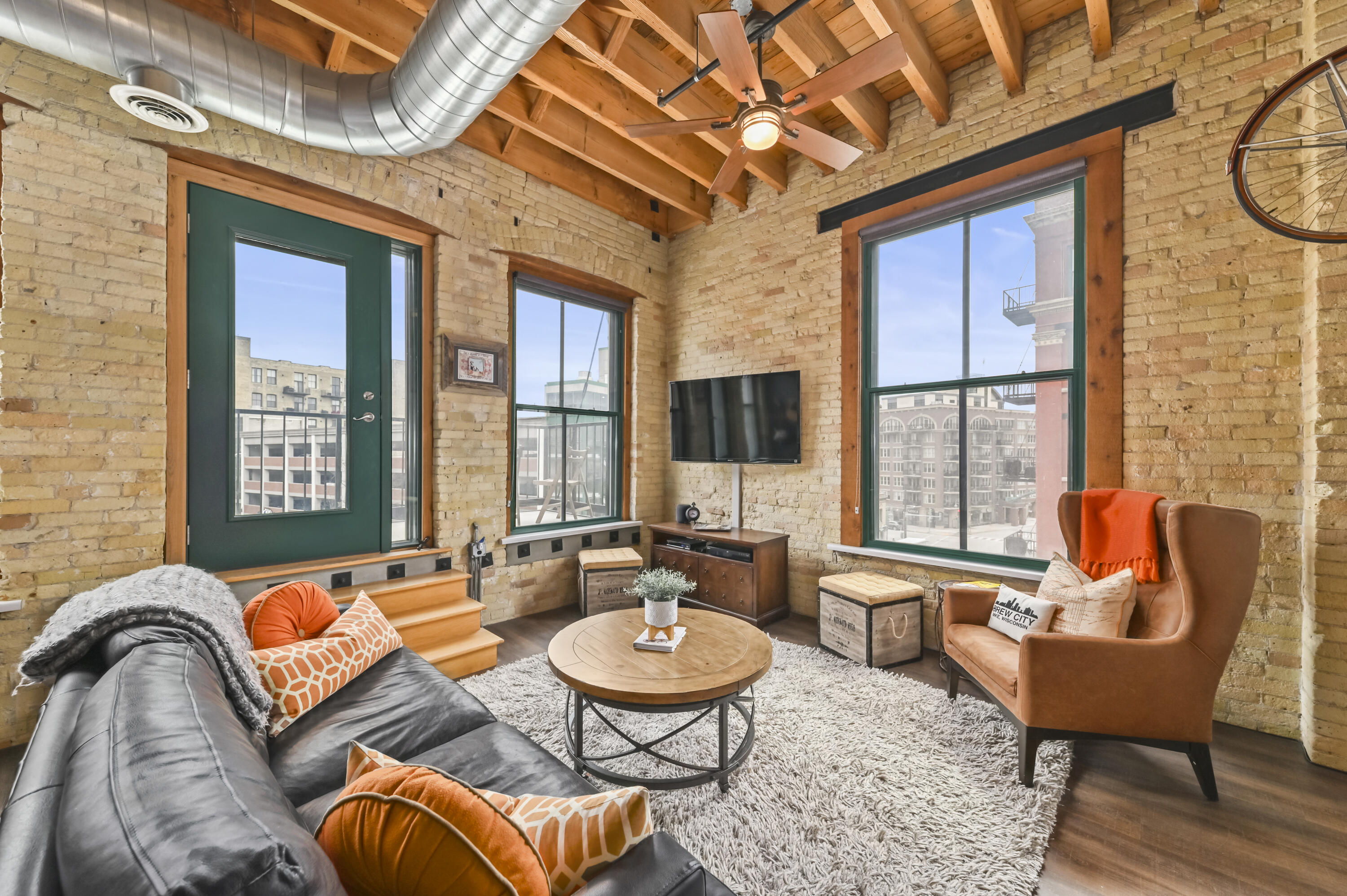 205 N Water St Unit: 404