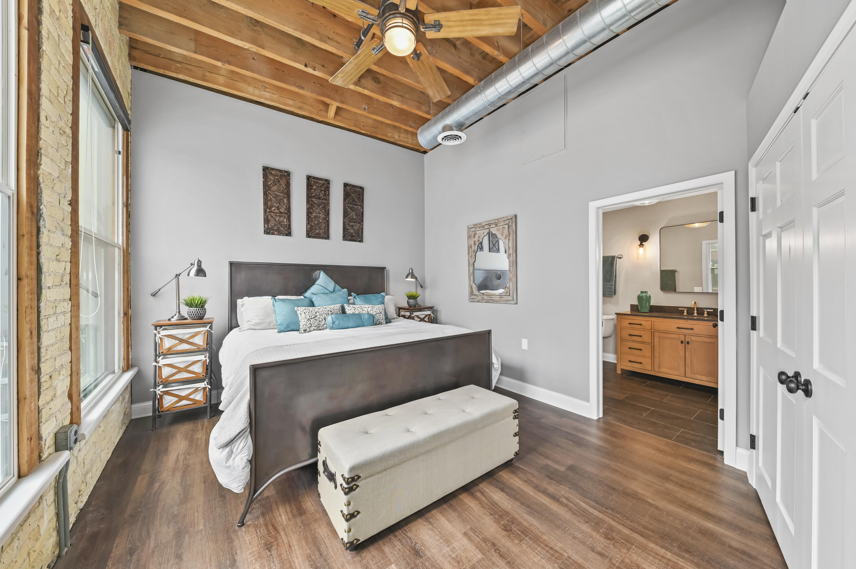 205 N Water St Unit: 404