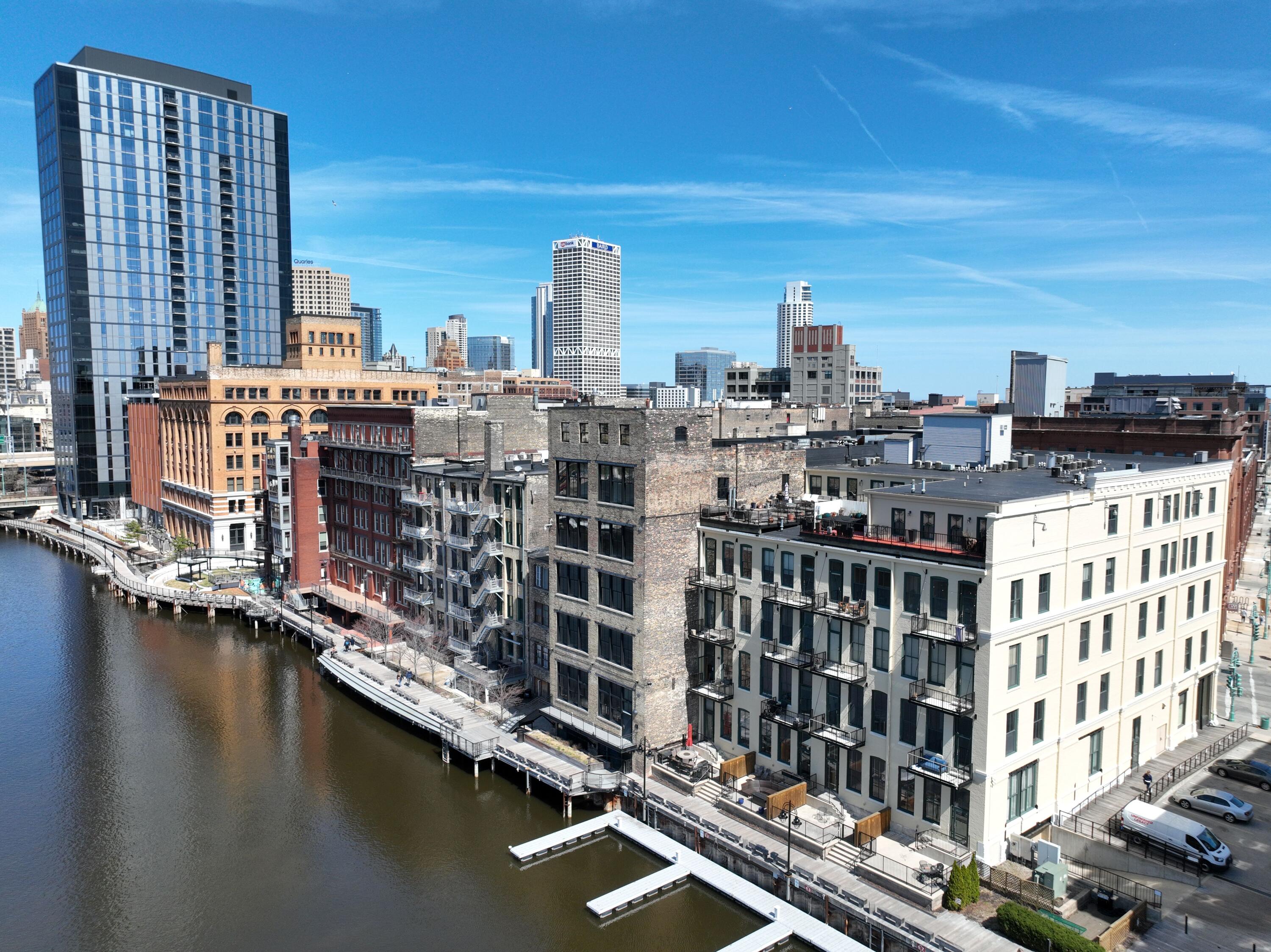 205 N Water St Unit: 404