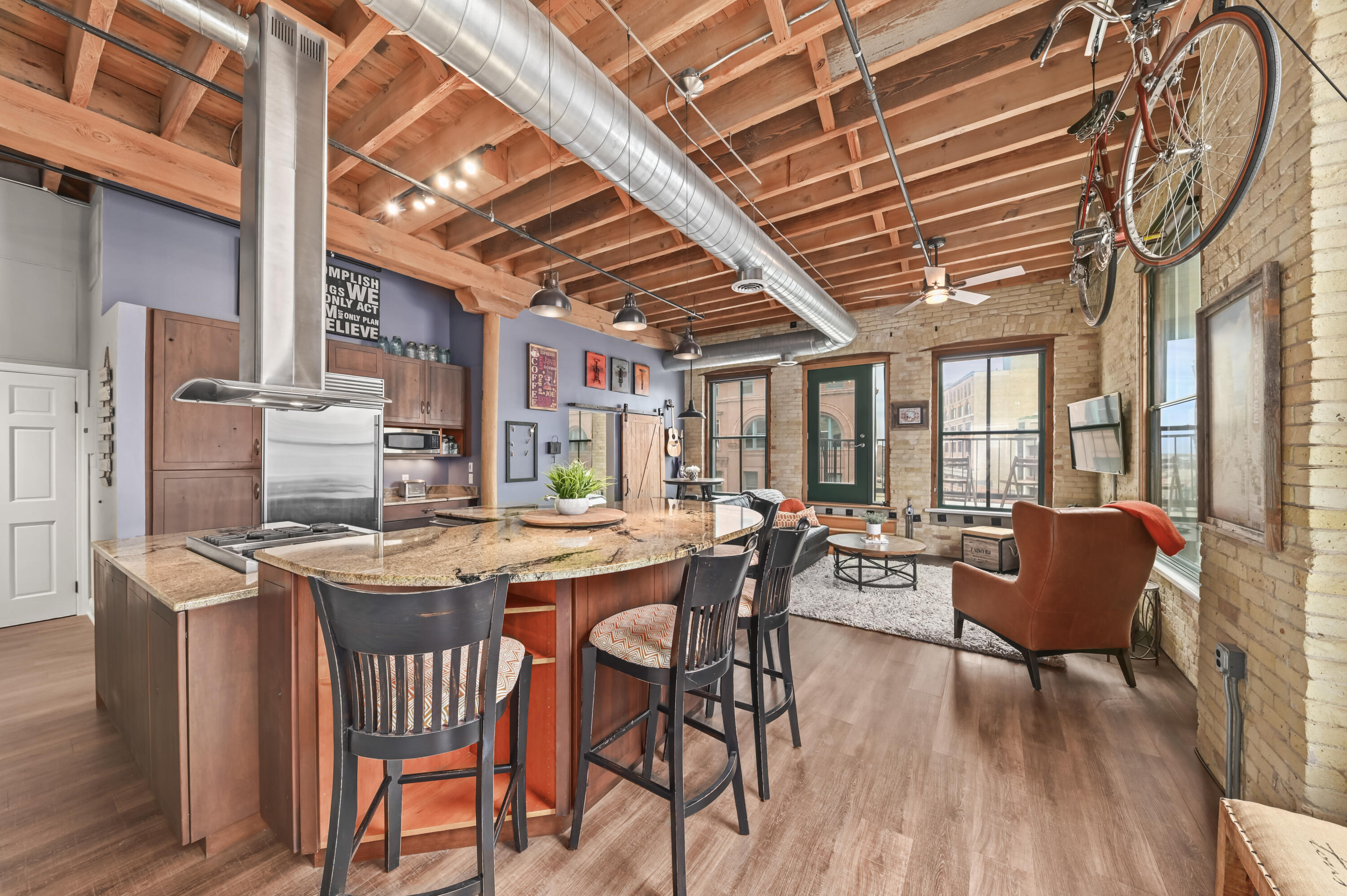 205 N Water St Unit: 404