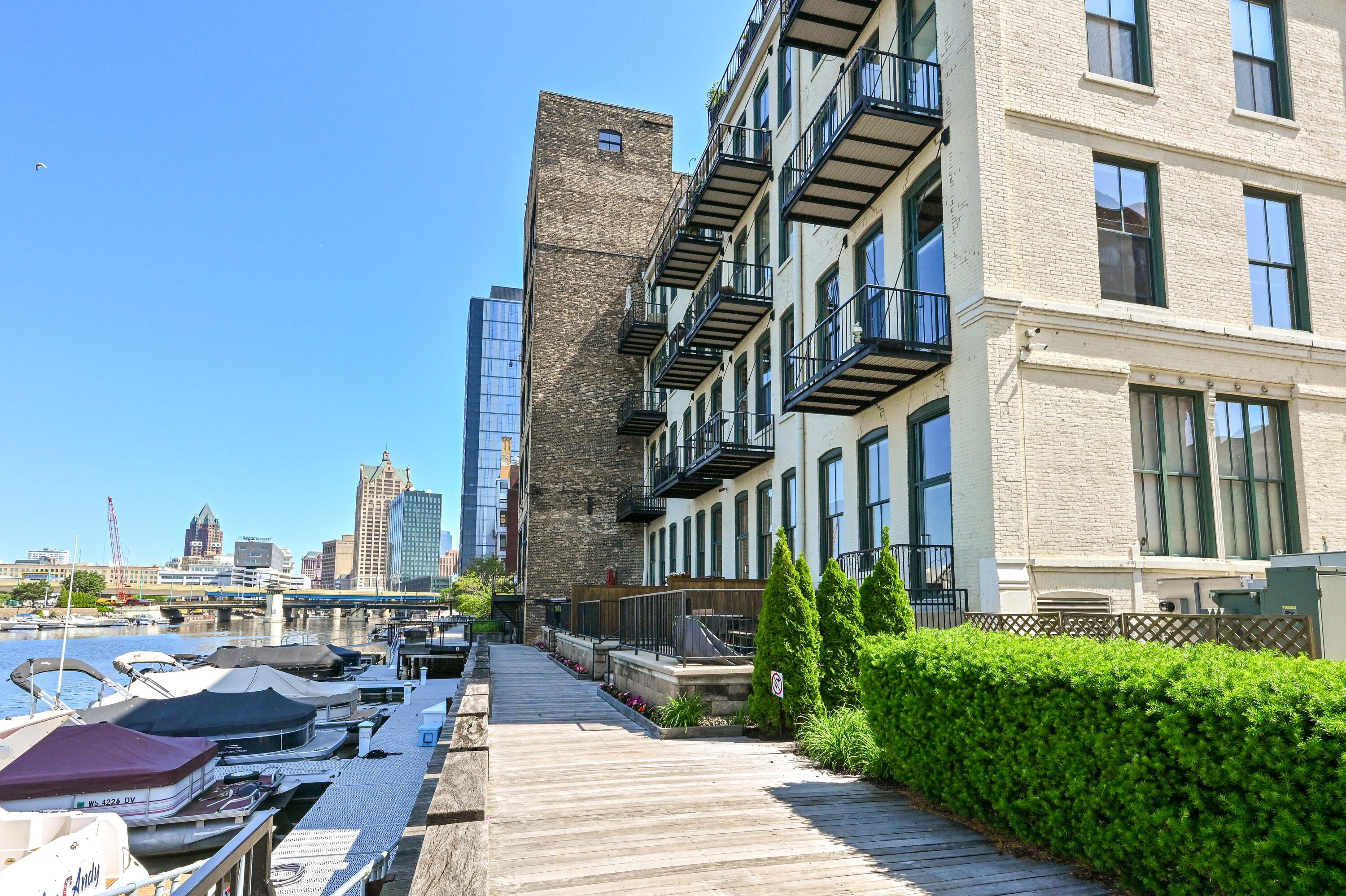 205 N Water St Unit: 404