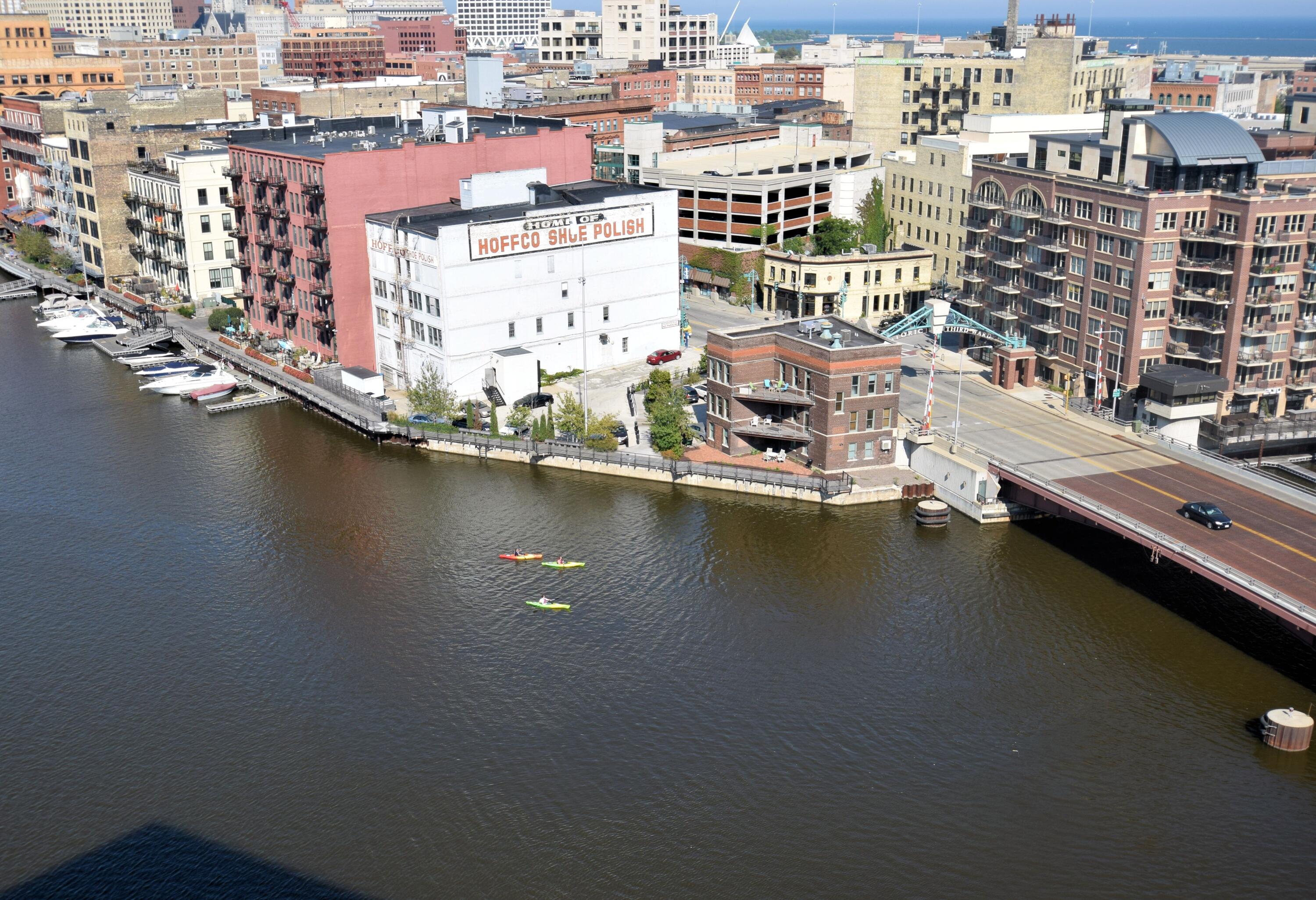 205 N Water St Unit: 404